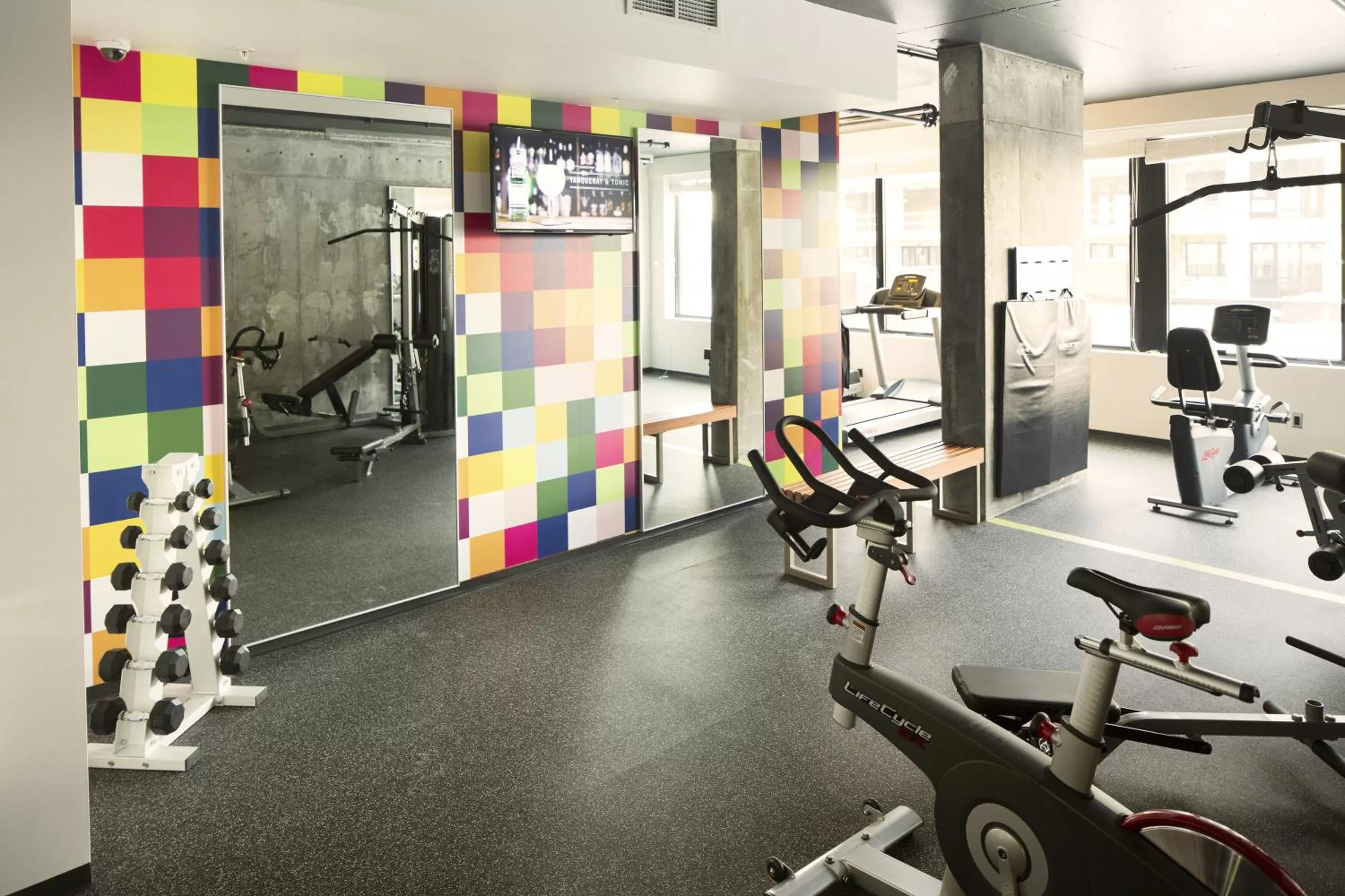 Fitness centre/facilities in Hôtel Alt Montréal