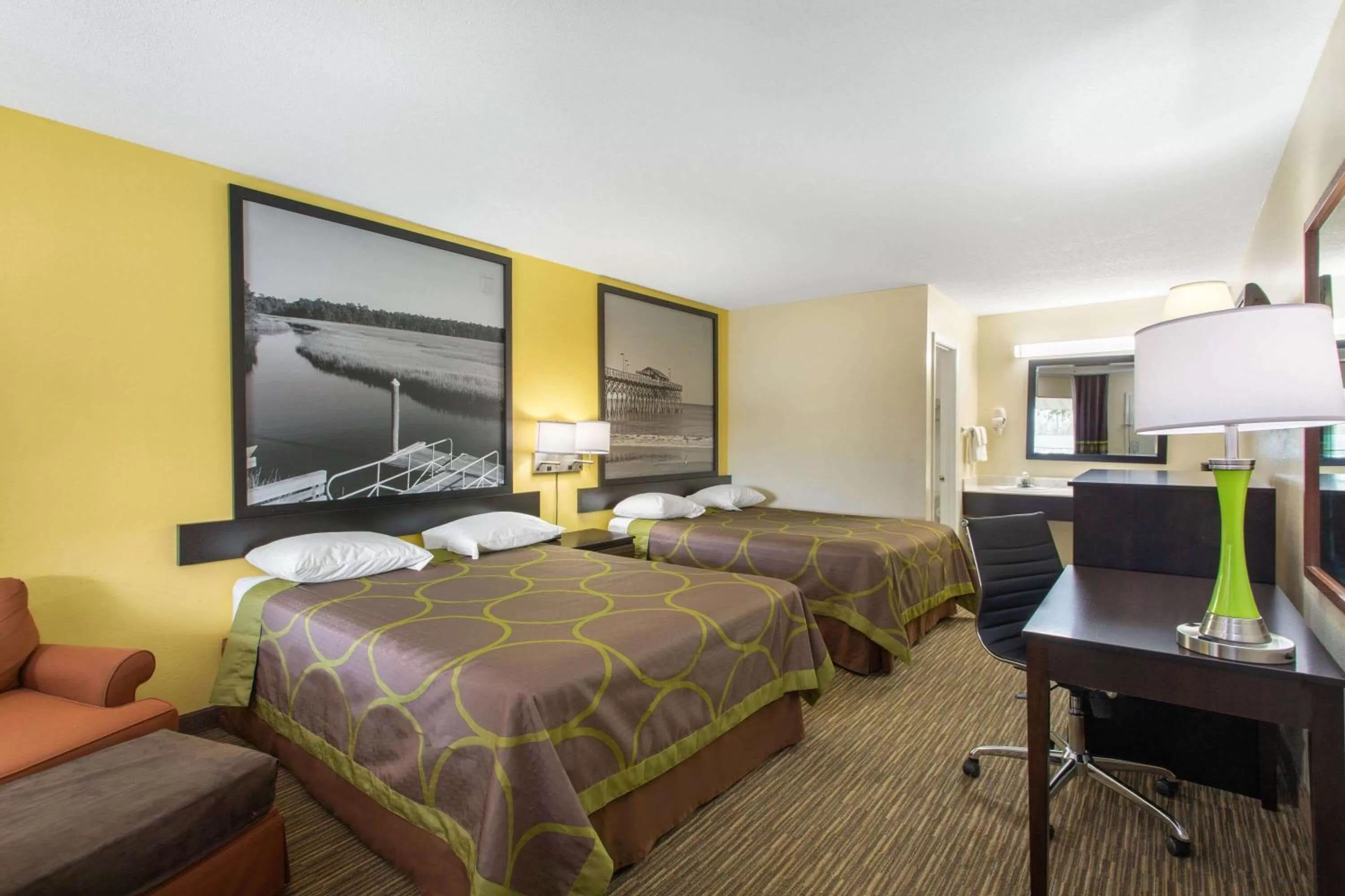 Photo of the whole room, Bed in Super 8 by Wyndham Florence