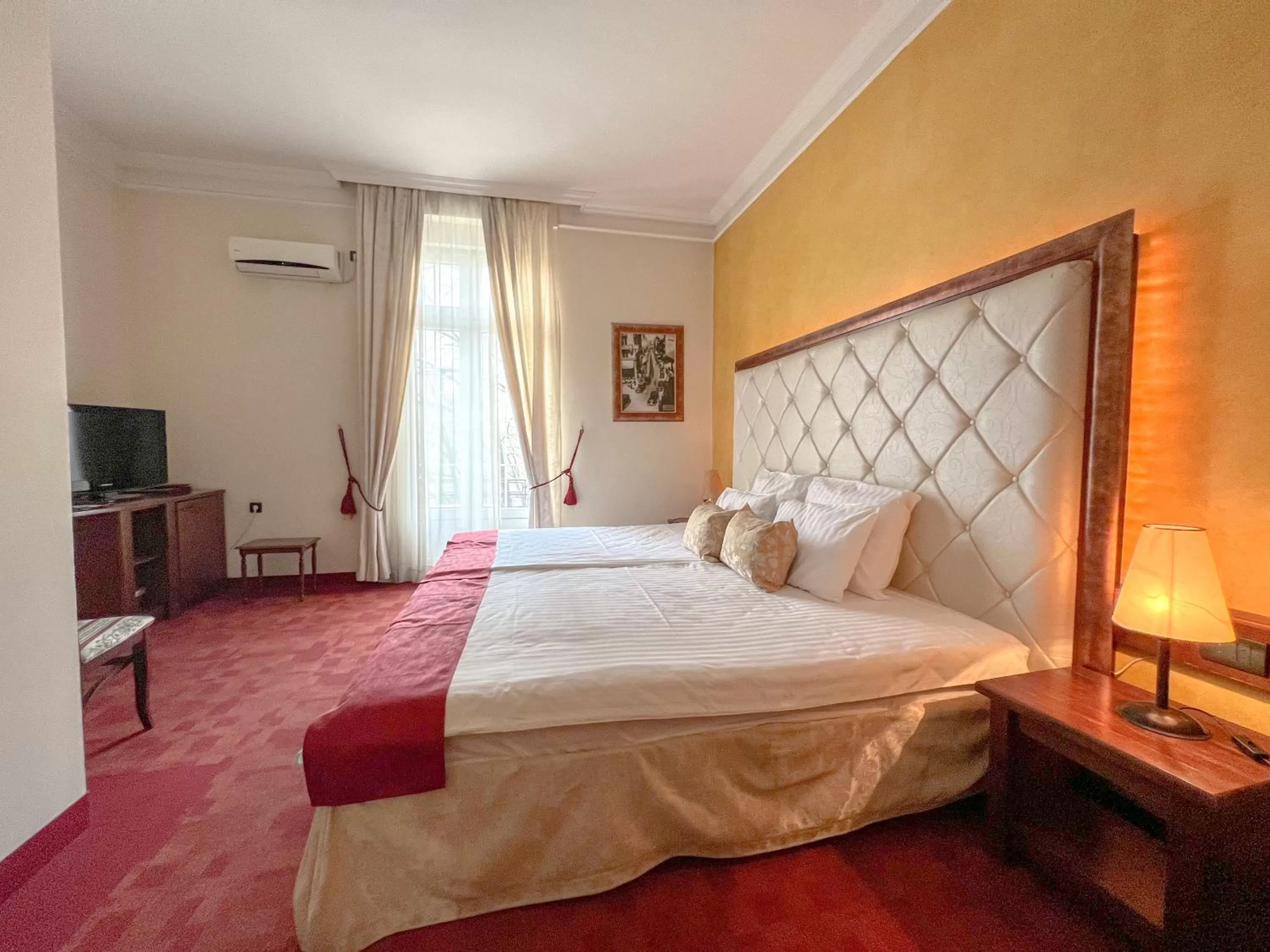 Photo of the whole room, Bed in Manjež Centar