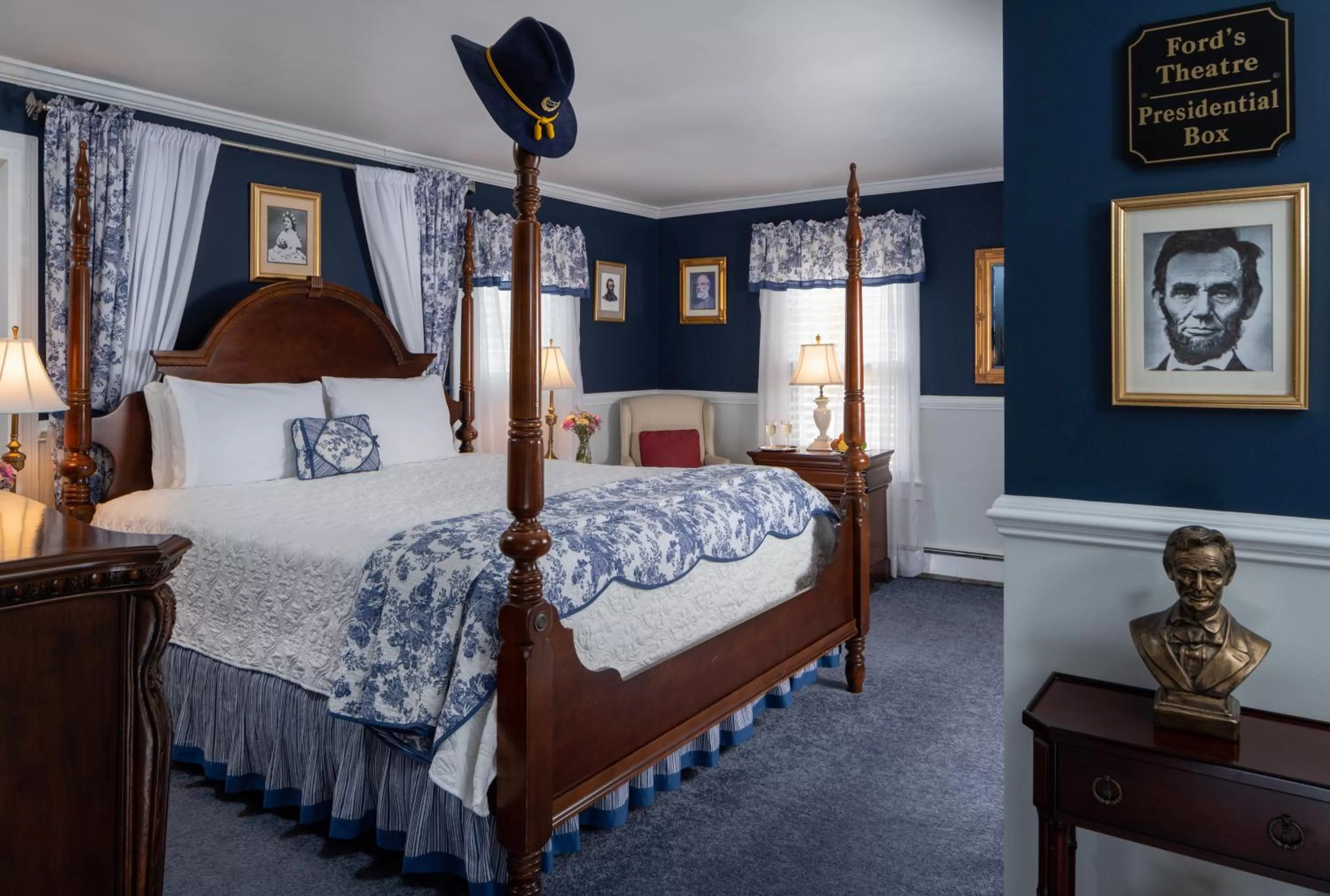 Bed in A Williamsburg White House Inn