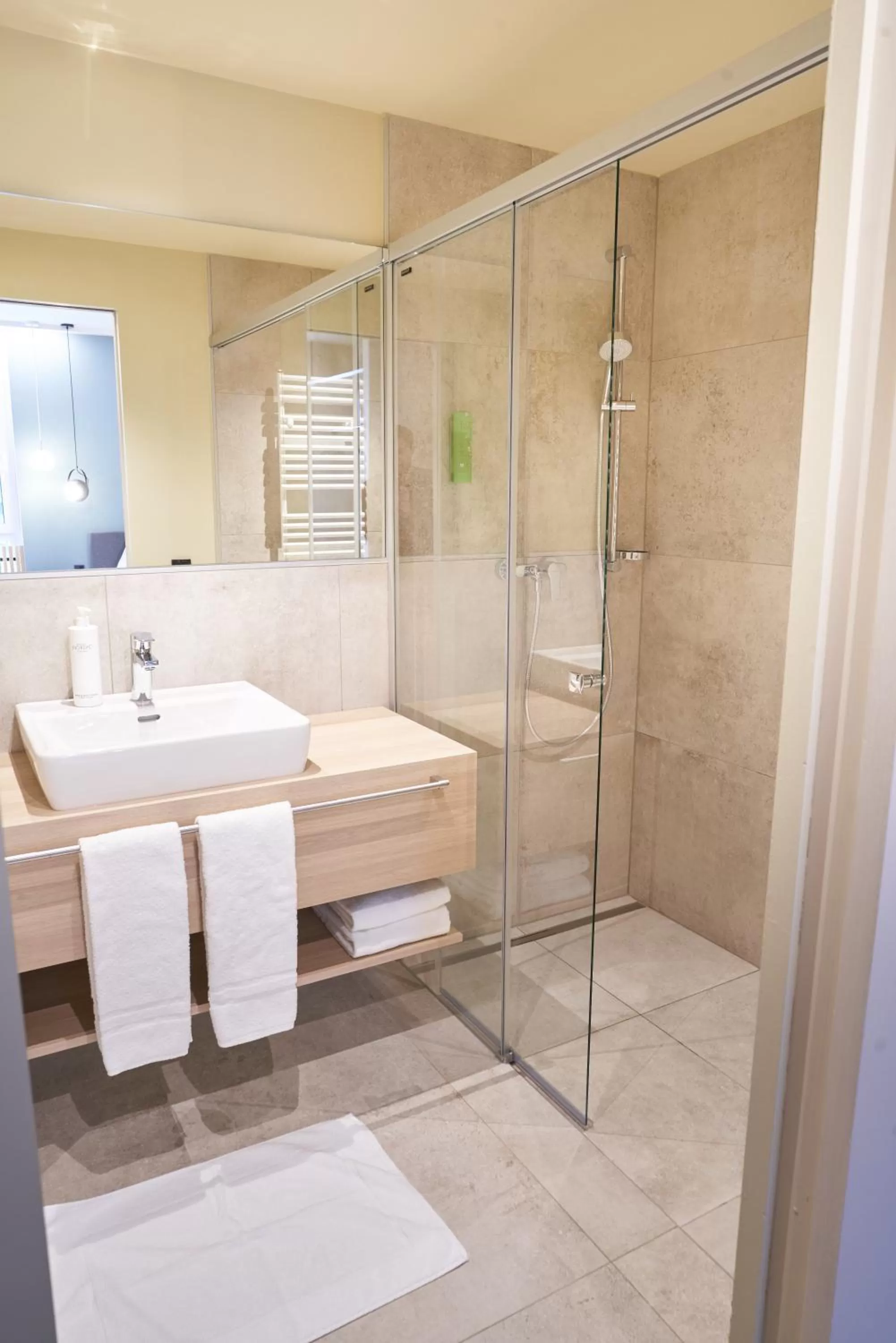 Shower in Gasthof Maxlhaid