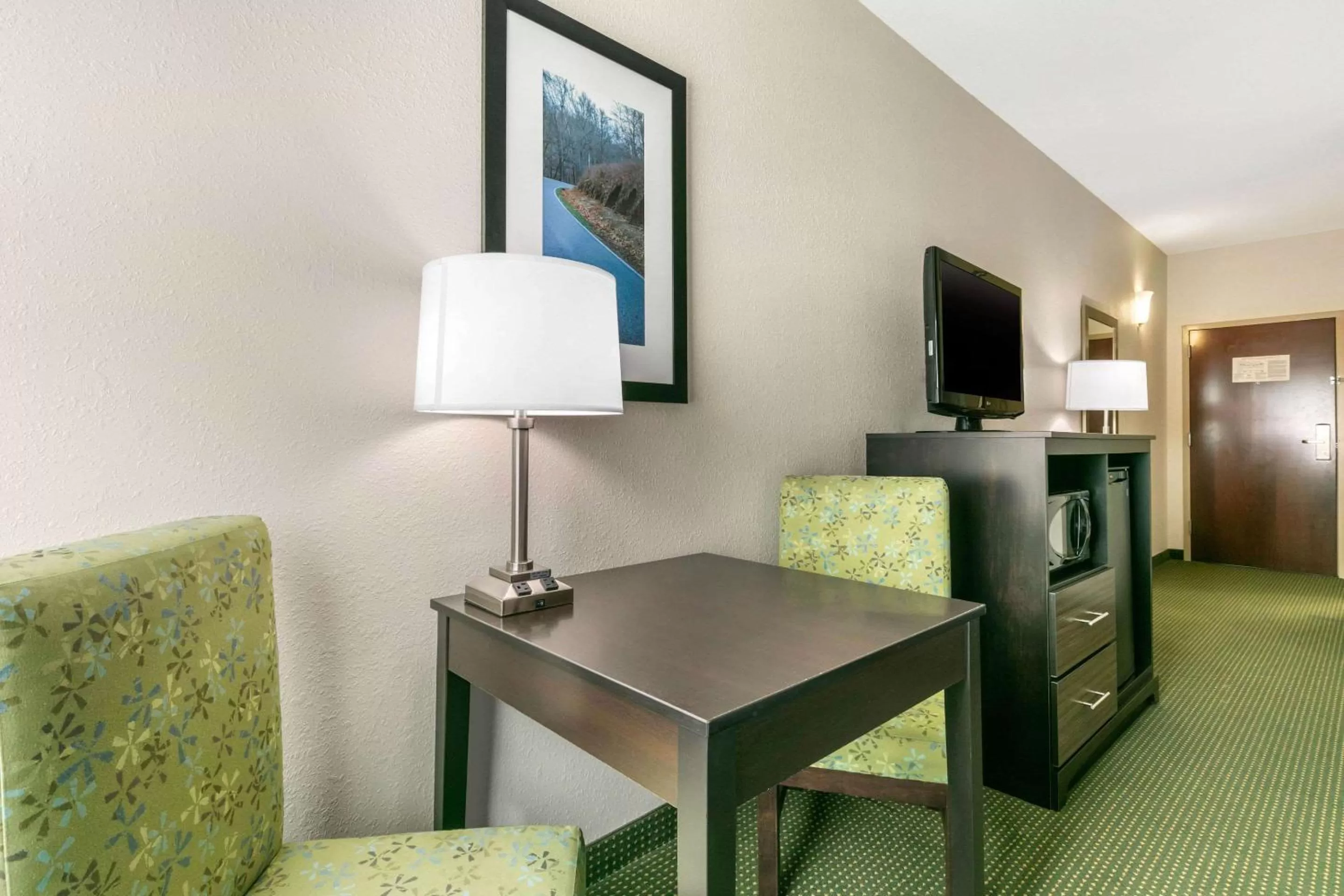 Photo of the whole room in Quality Inn Monteagle