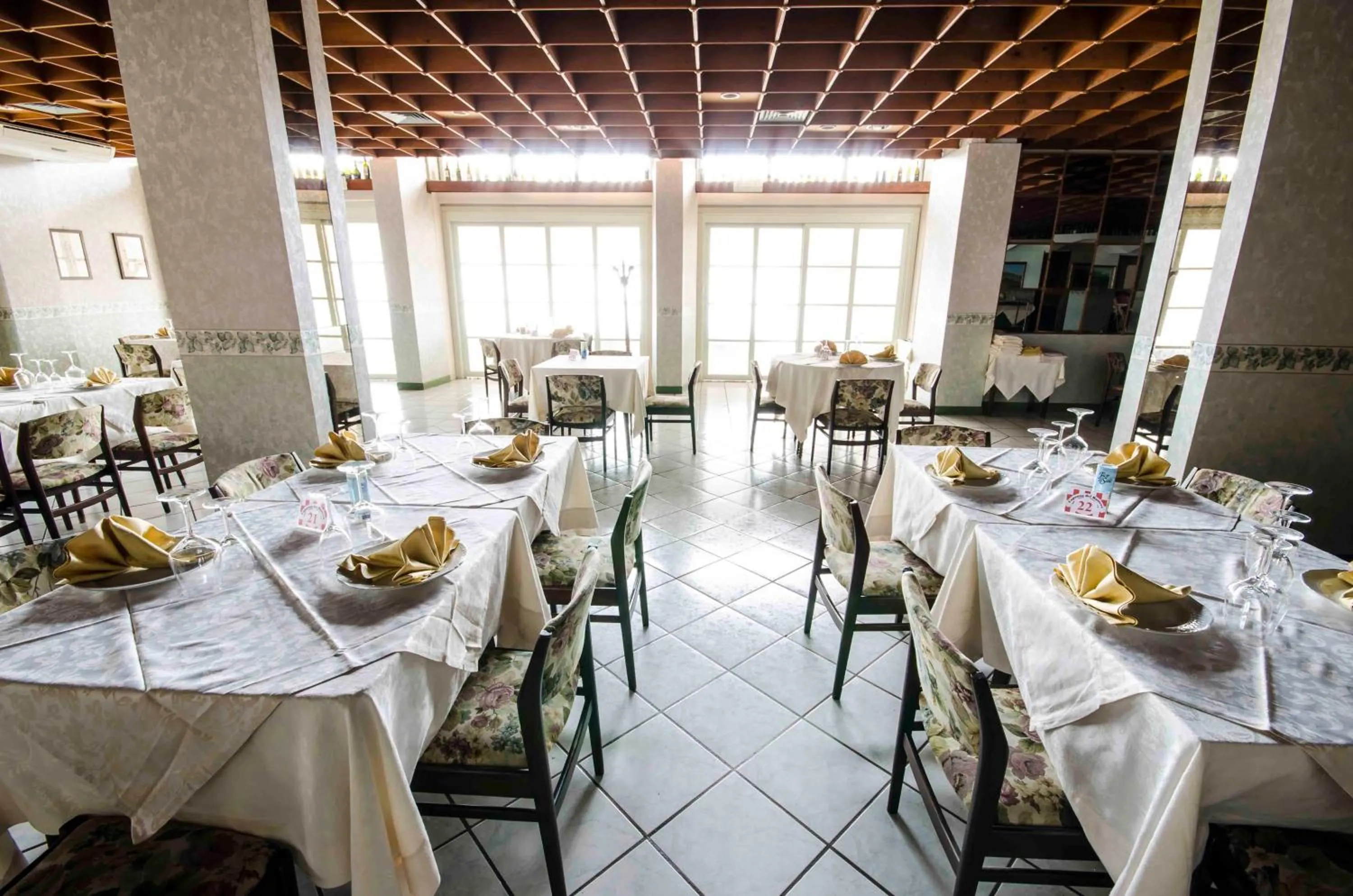Restaurant/places to eat in Hotel Tarconte