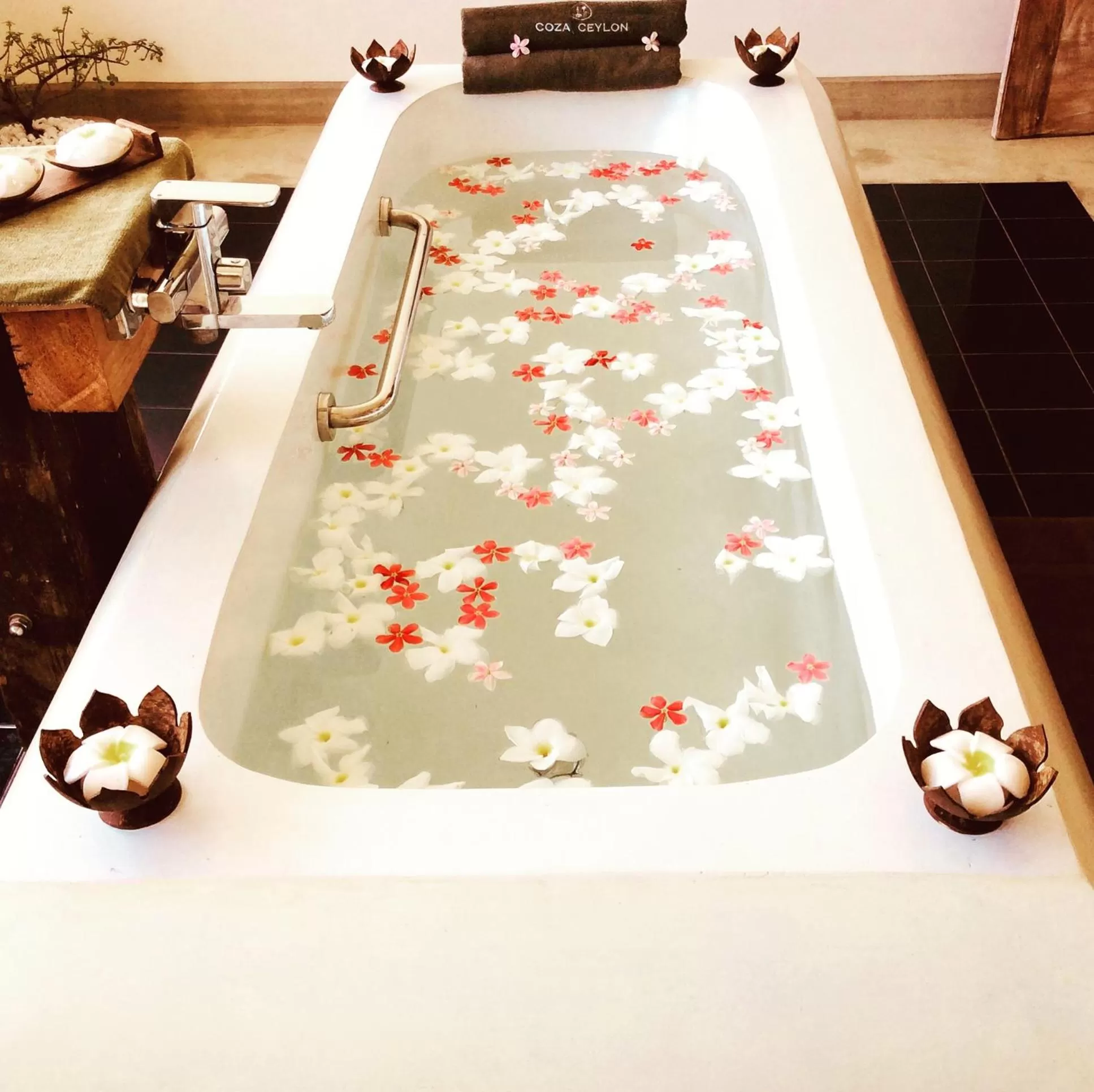 Hot Tub in Coza Ceylon