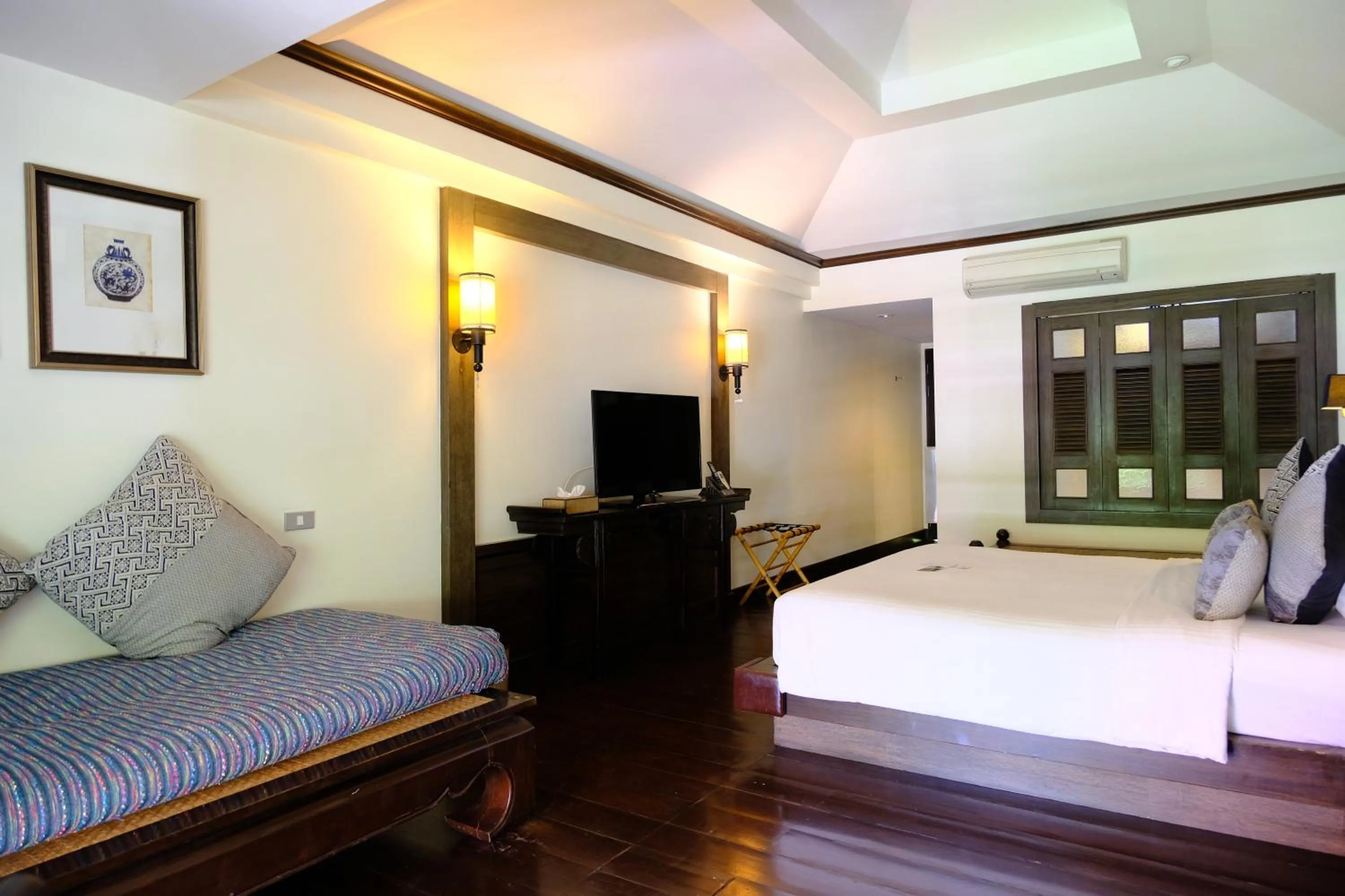 Communal lounge/ TV room, Bed in Bodhi Serene, Chiang Mai