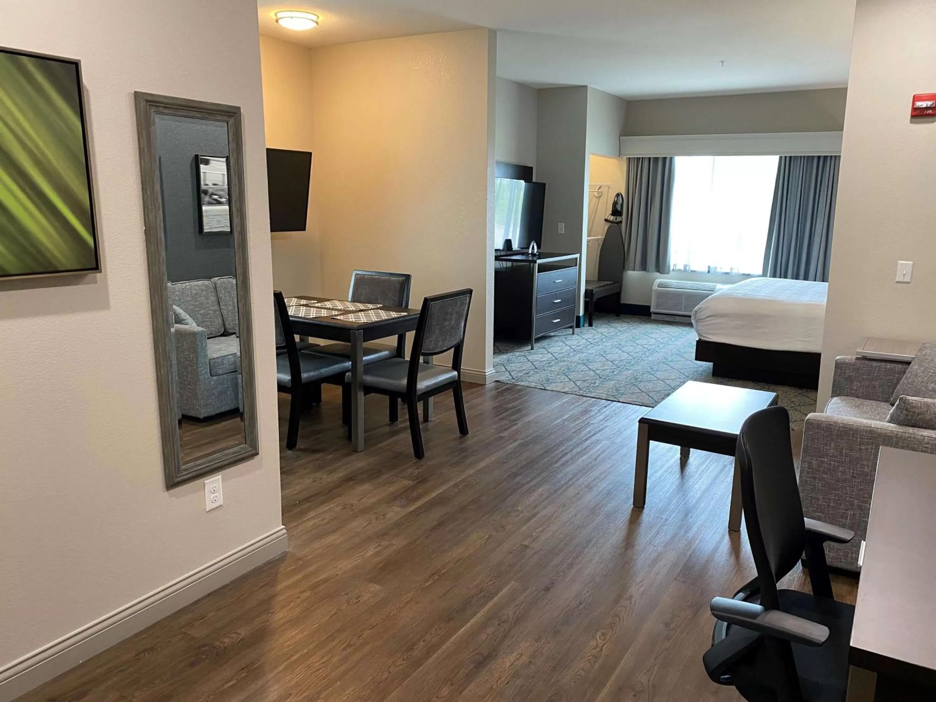 King Suite with Roll - Disability Access - In Shower in Best Western Plus Louisville North