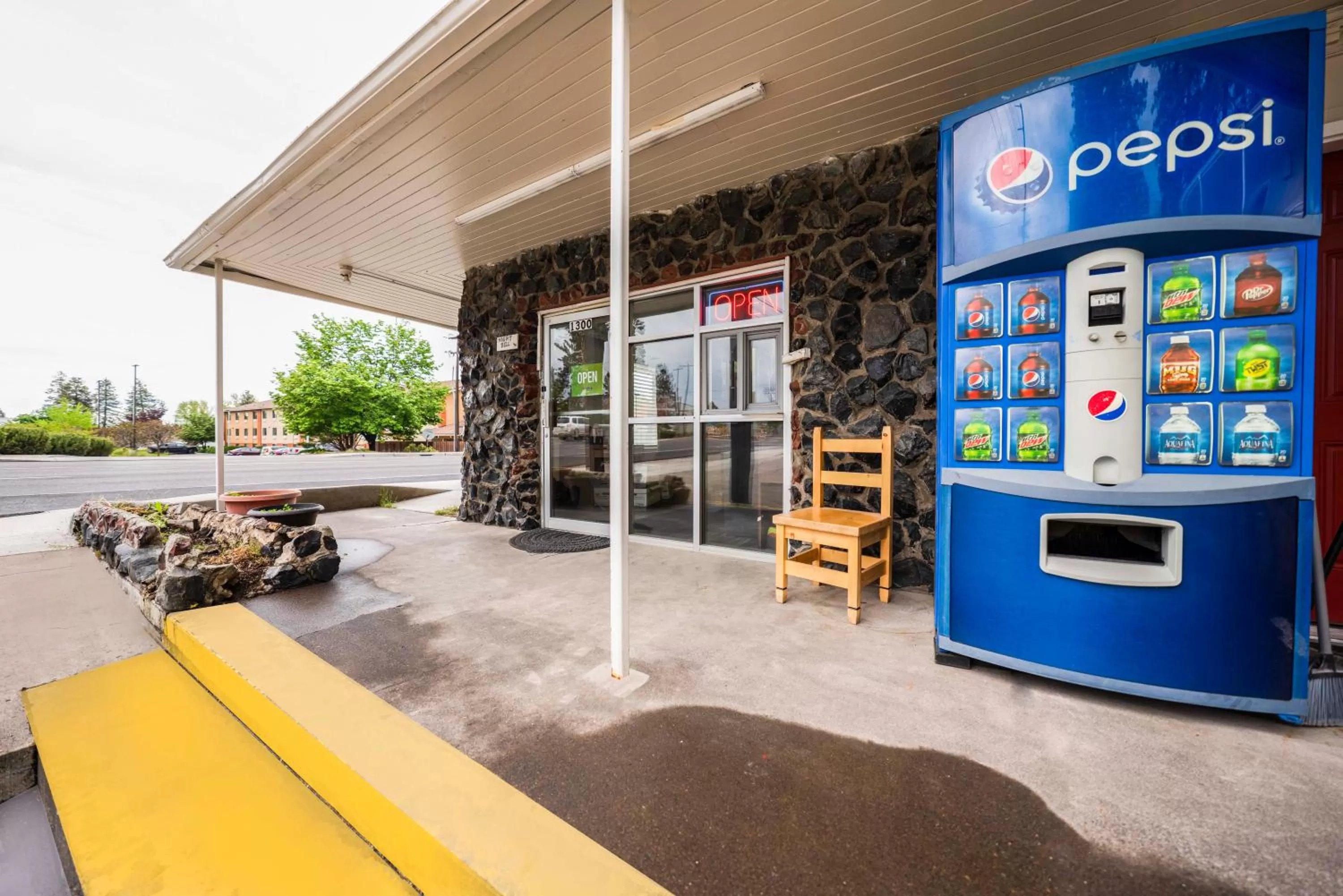 vending machine in Budget Inn Bend