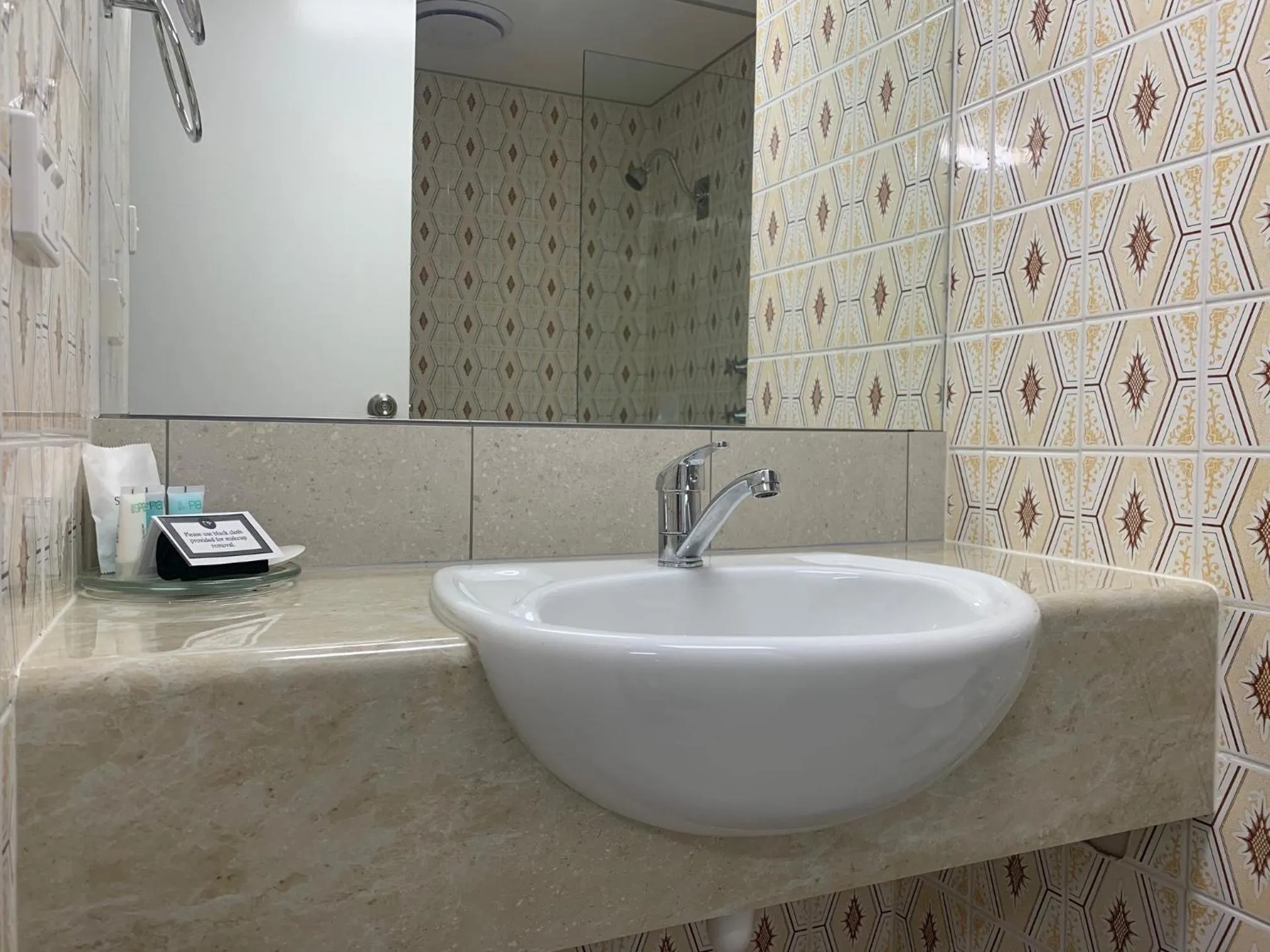 Bathroom in Dog Rock Motel