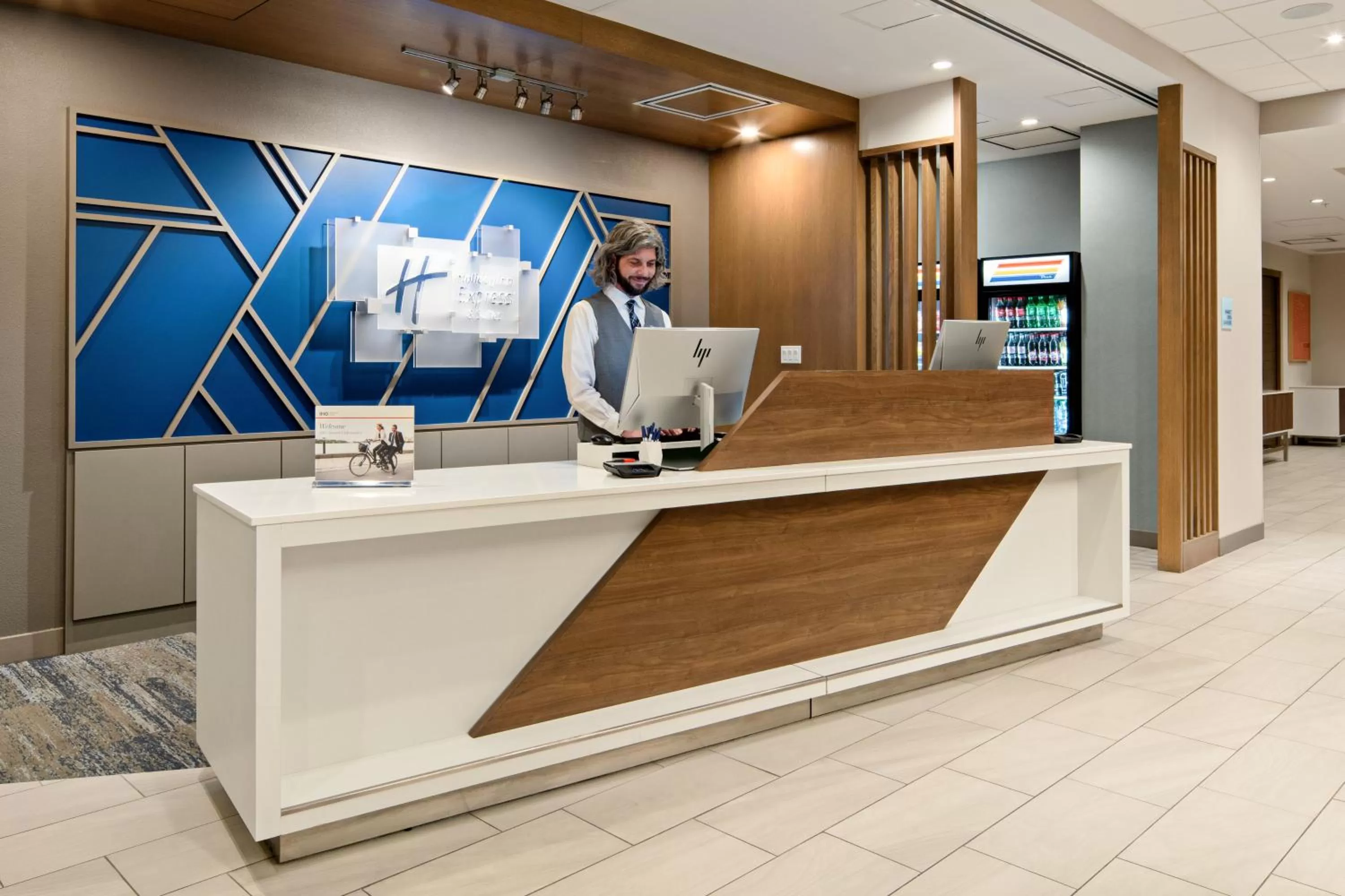 Holiday Inn Express & Suites Palm Desert - Millennium by IHG