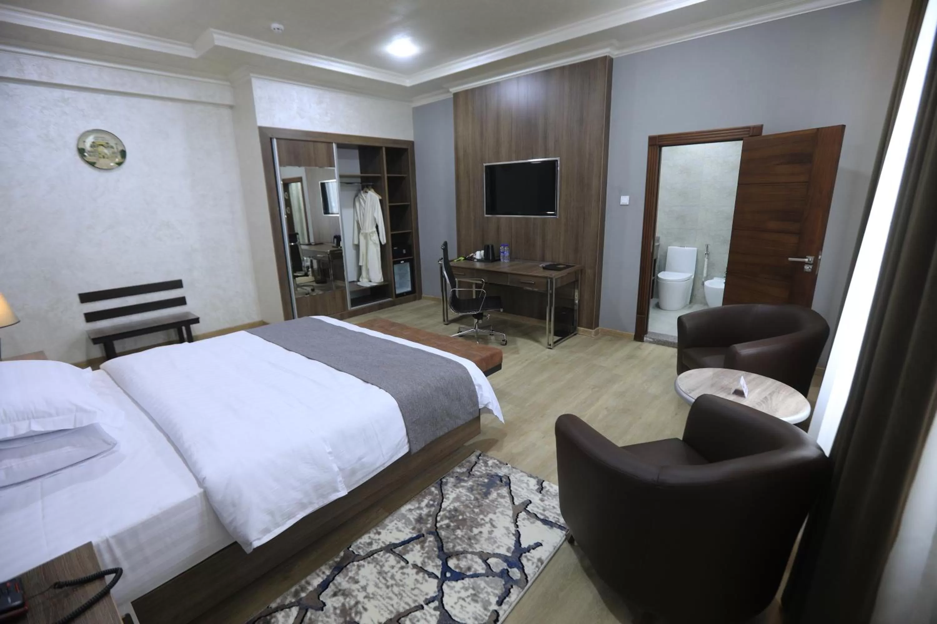 Bedroom, Bed in CHlNOR HOTEL