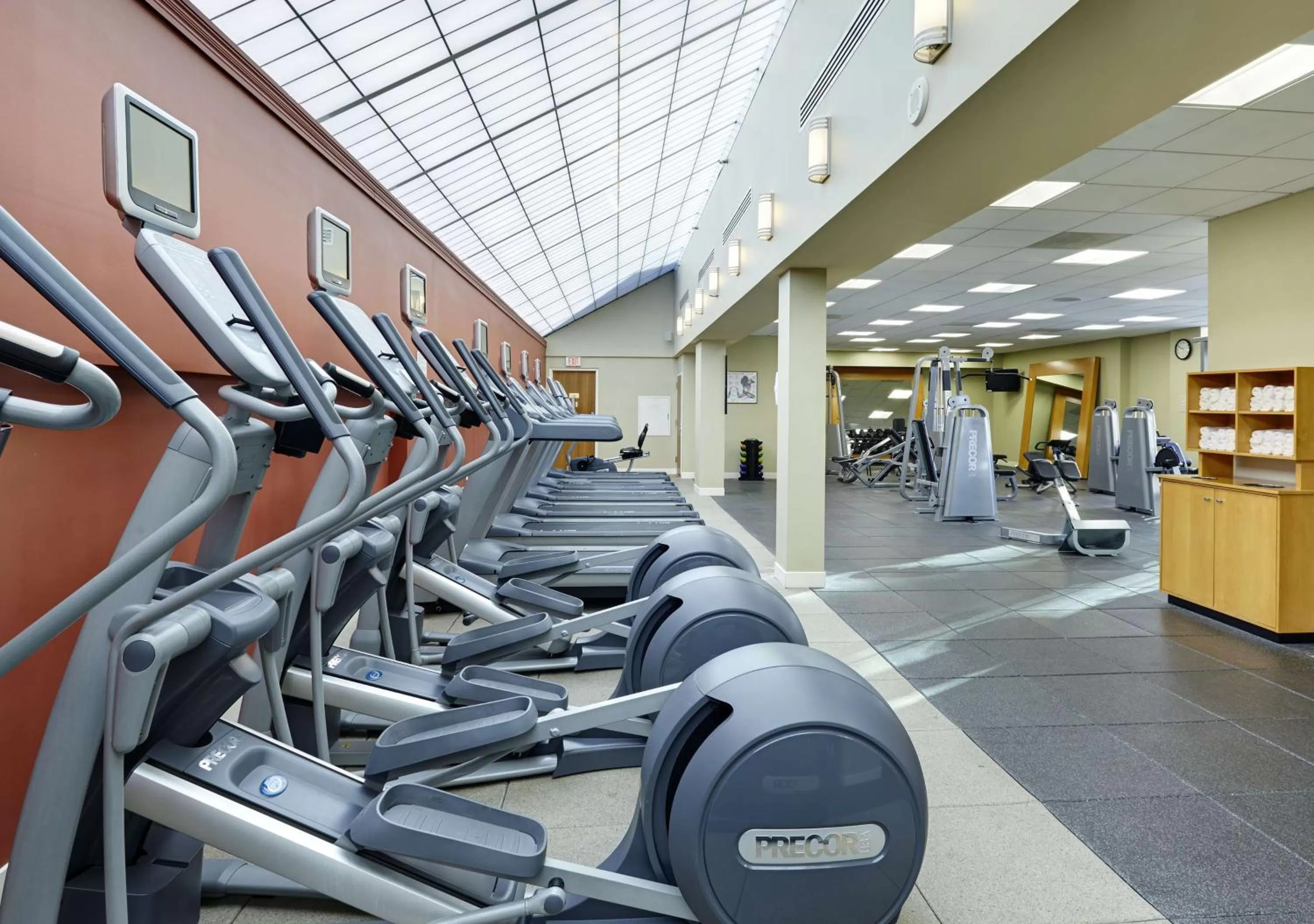 Fitness centre/facilities in DoubleTree by Hilton Washington DC – Crystal City