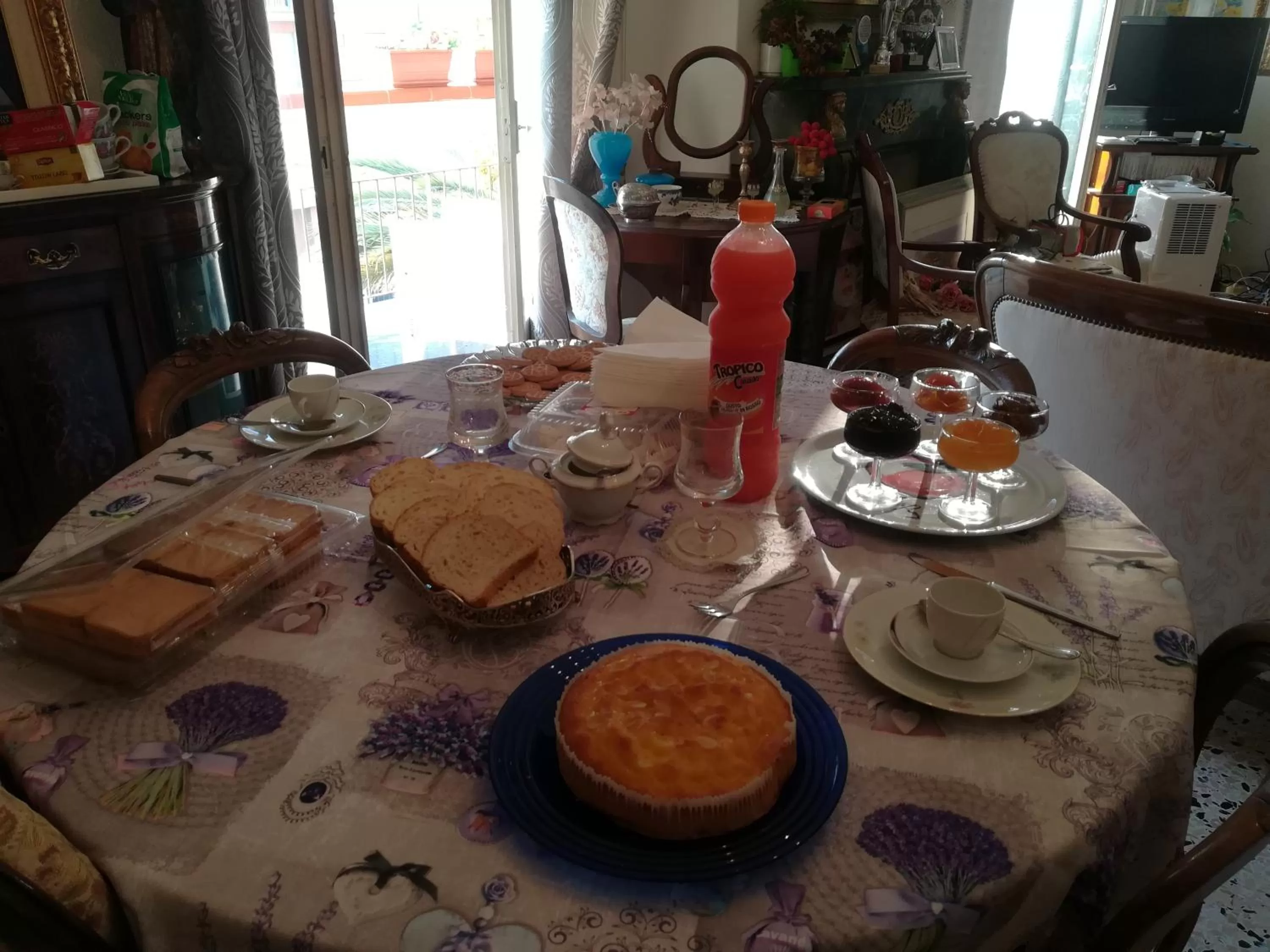 Food and drinks in Domus Aurea