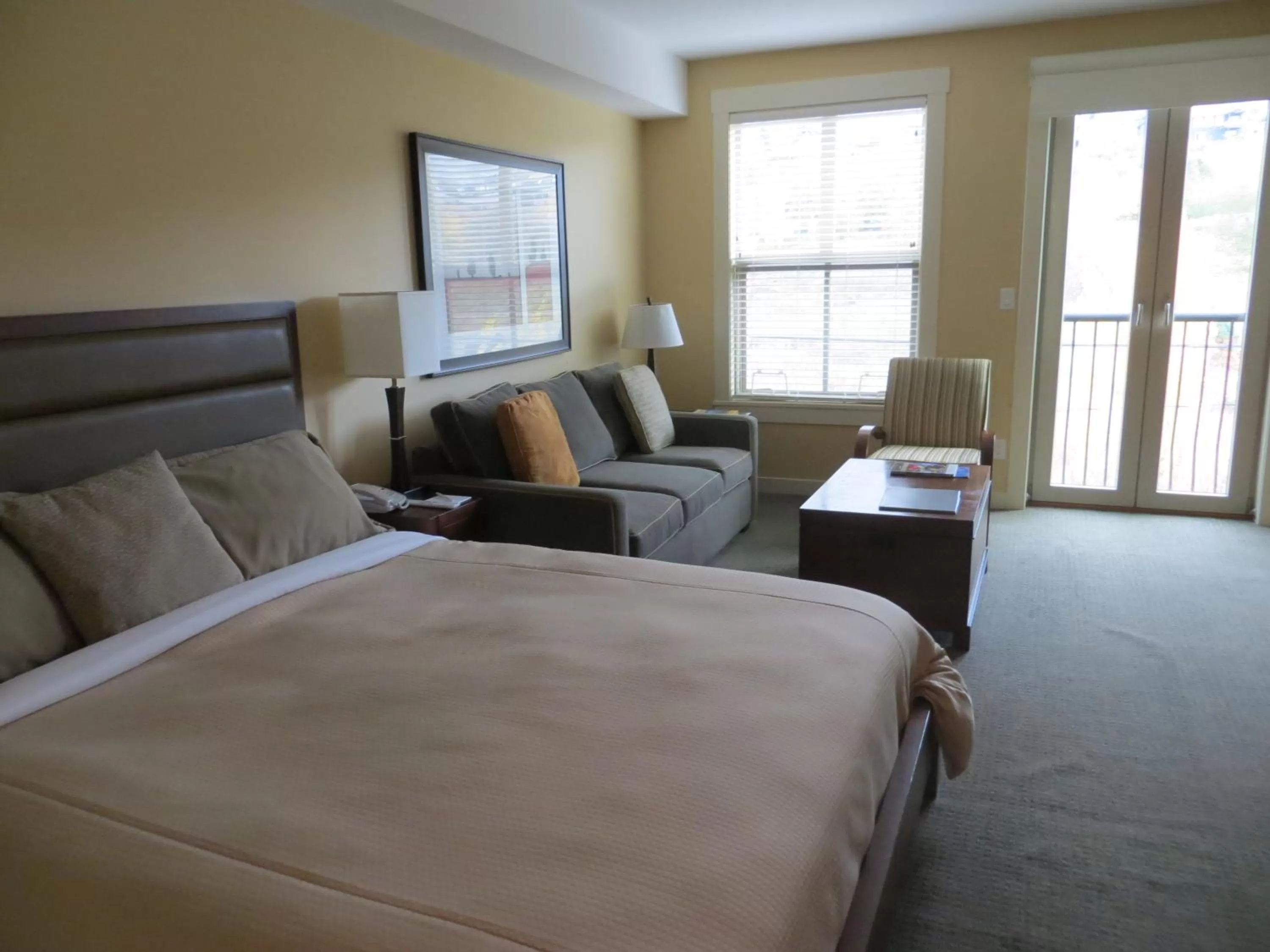 Photo of the whole room, Bed in Walnut Beach Resort