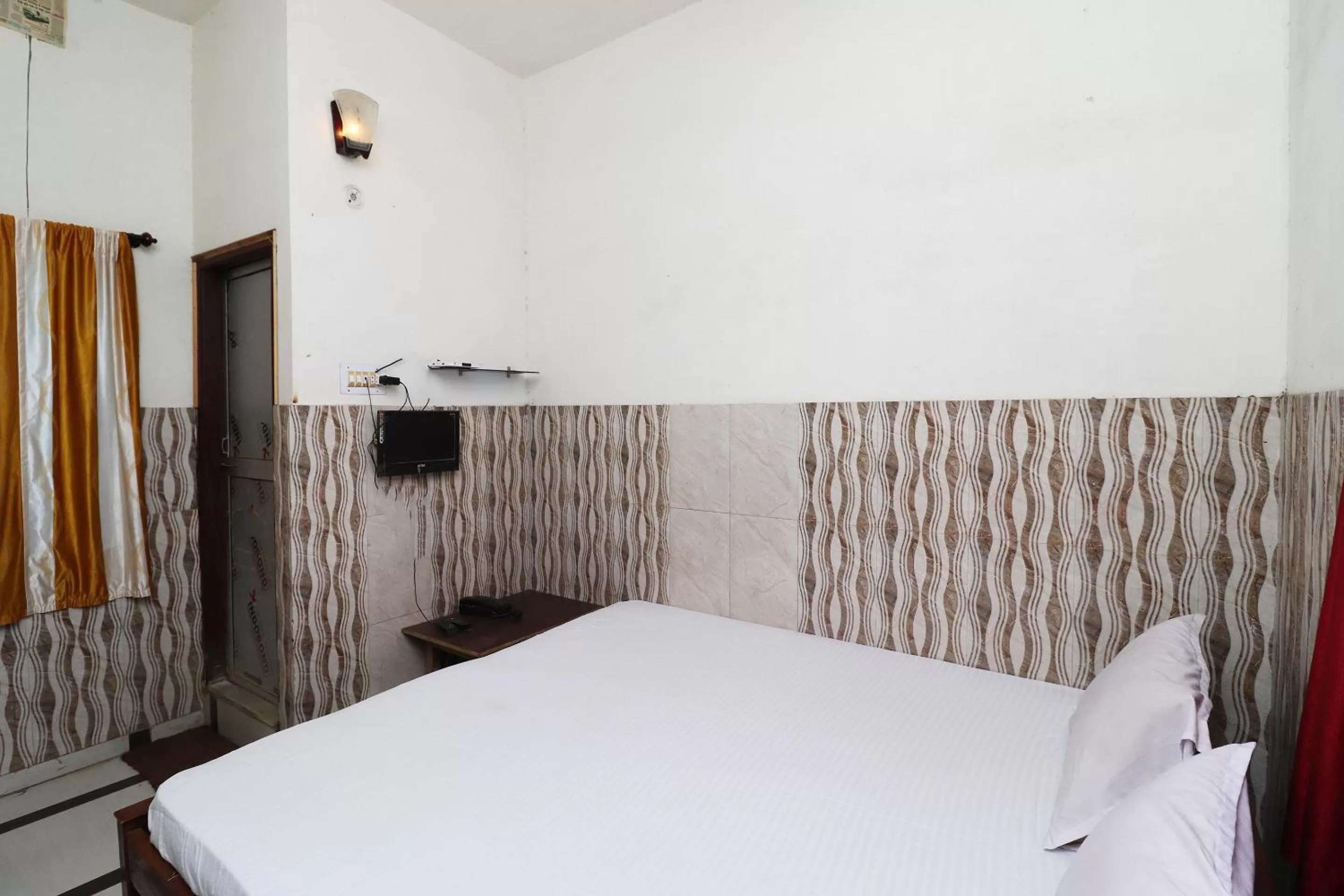 Photo of the whole room, Bed in Hotel Vijay