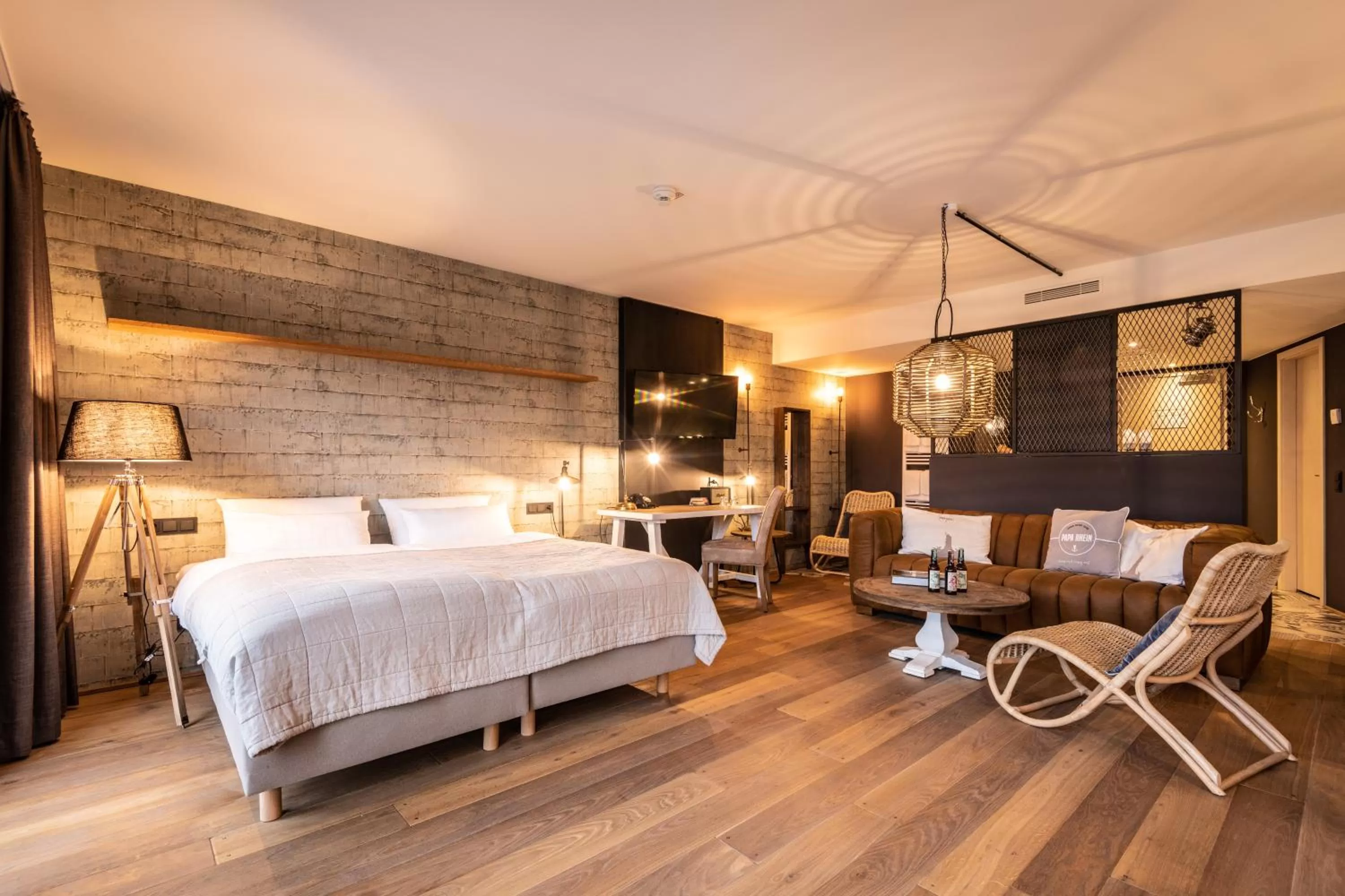 Photo of the whole room, Bed in PAPA RHEIN - Hotel & Spa