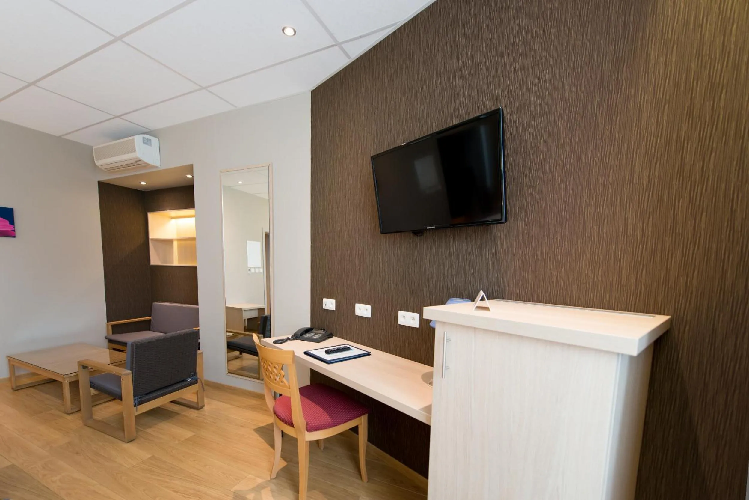 Seating area, TV/Entertainment Center in Univers Hotel Liege-Guillemins
