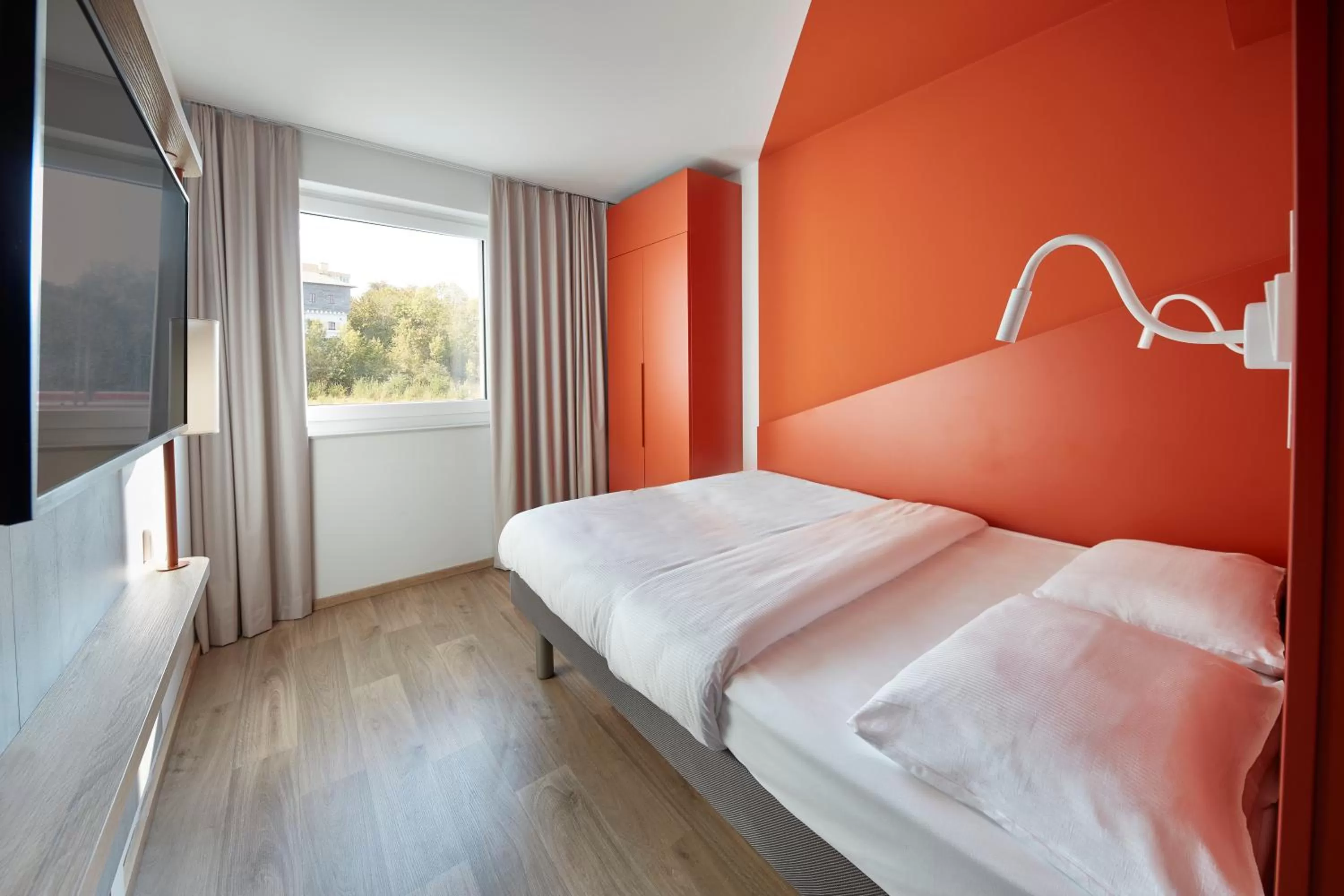 Photo of the whole room, Bed in ibis budget Bayreuth