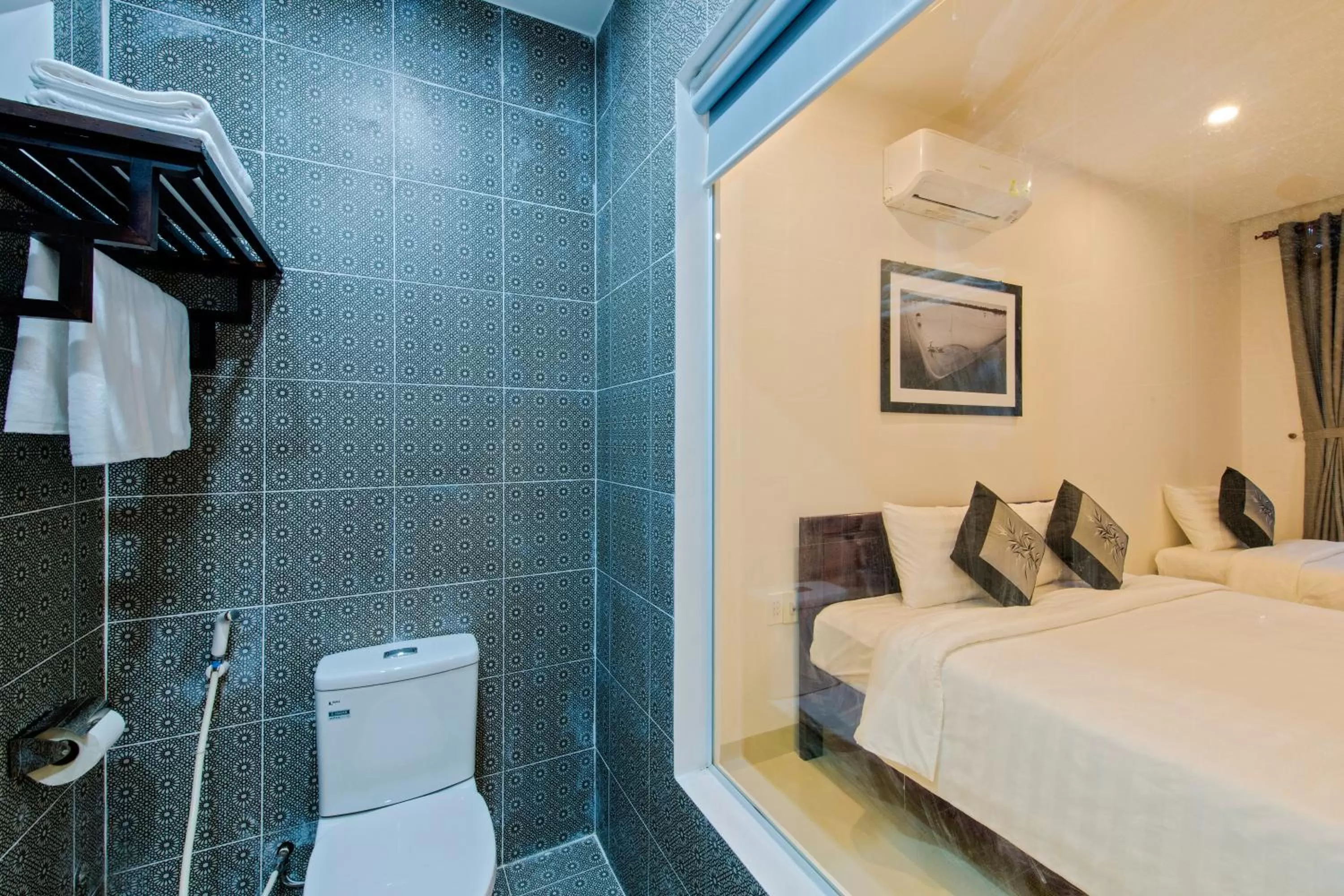 Bathroom, Bed in Ancient Terracotta Villa