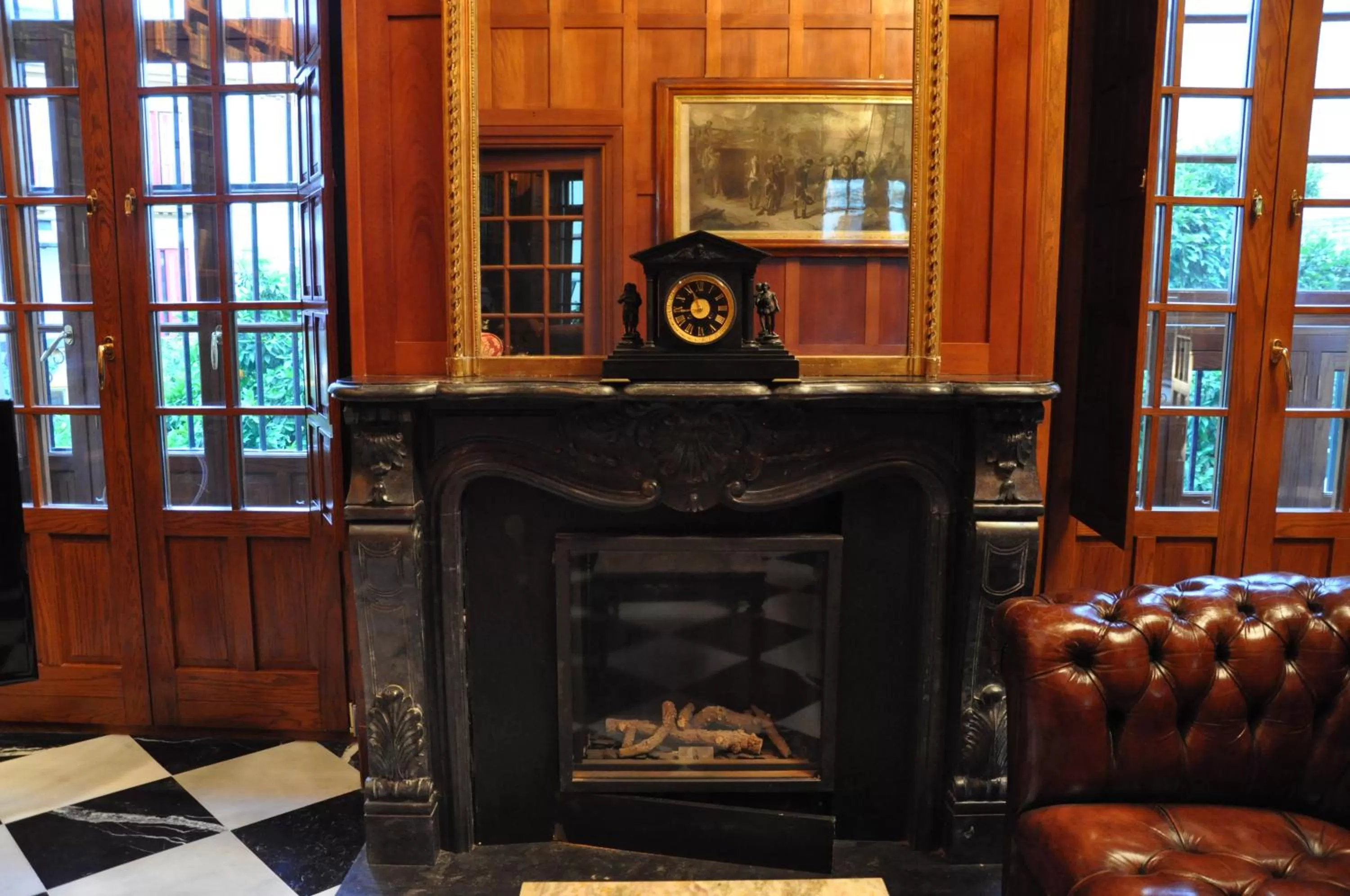 flat iron in Hotel Ateneo Sevilla