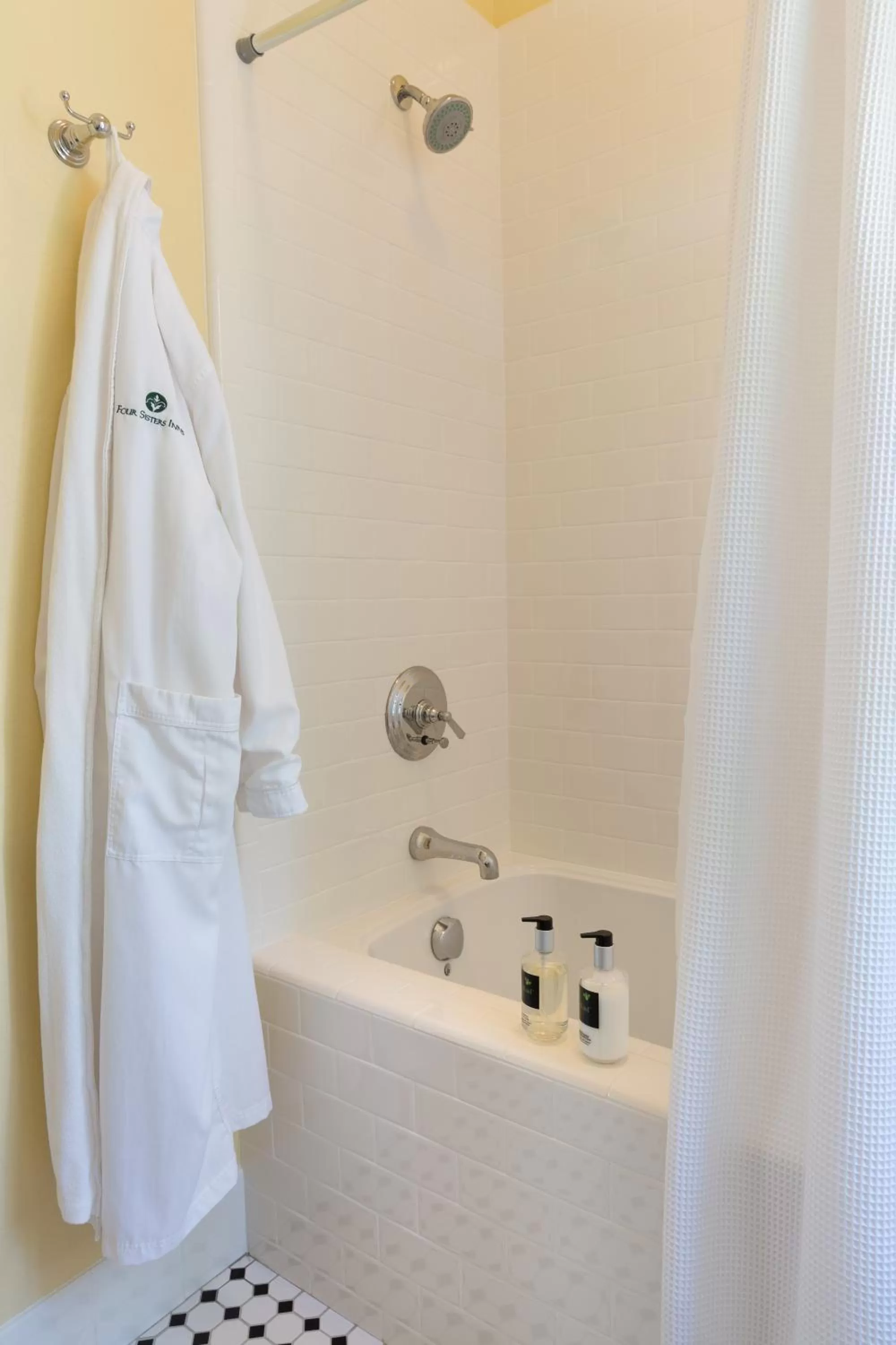 Bathroom in Healdsburg Inn on the Plaza, A Four Sisters Inn