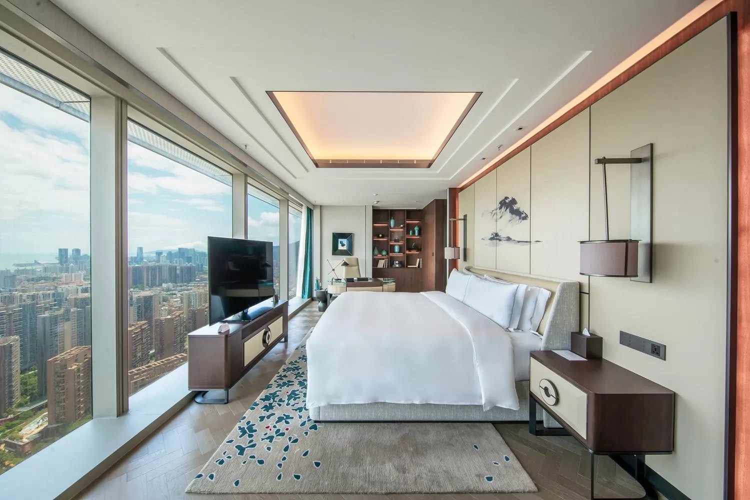 Photo of the whole room, Bed in Raffles Shenzhen