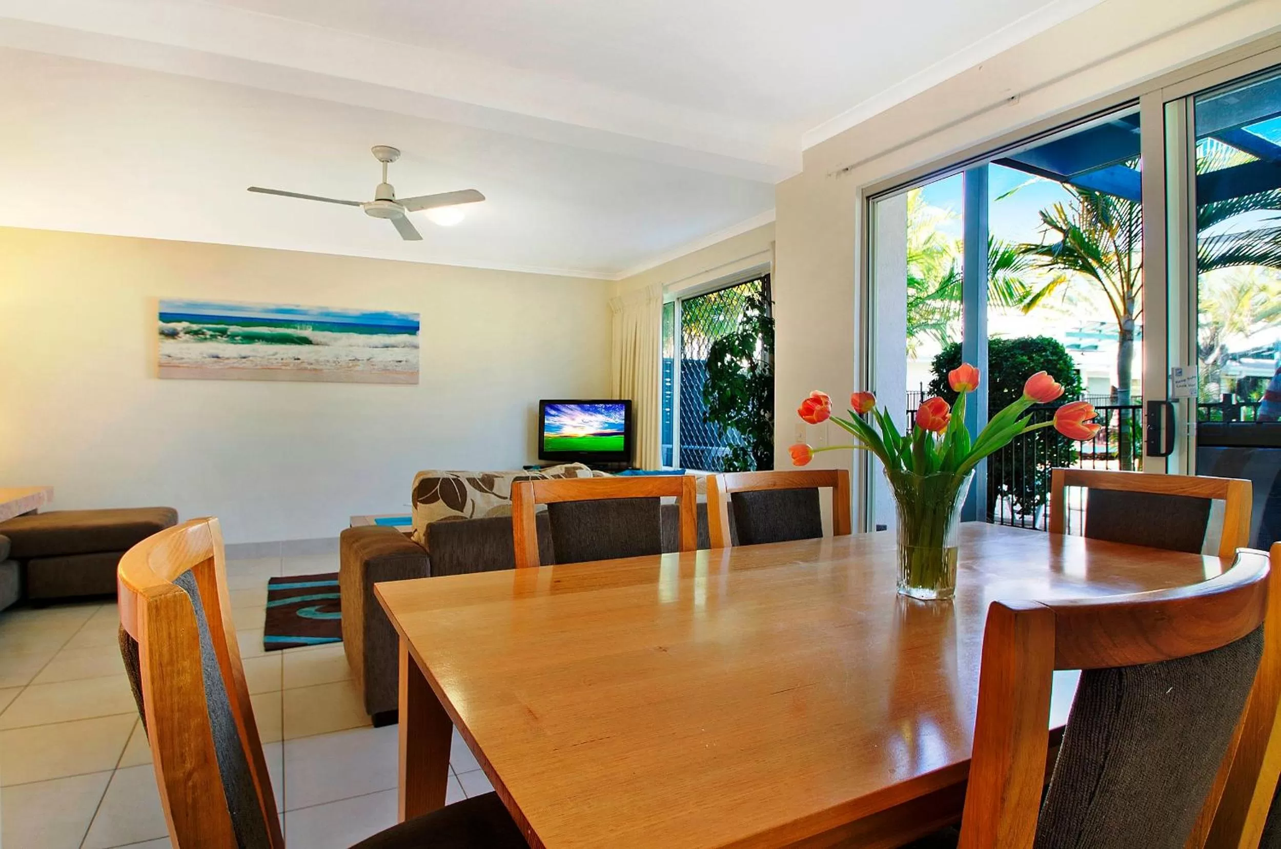 Dining area in Ivory Palms Resort Noosa