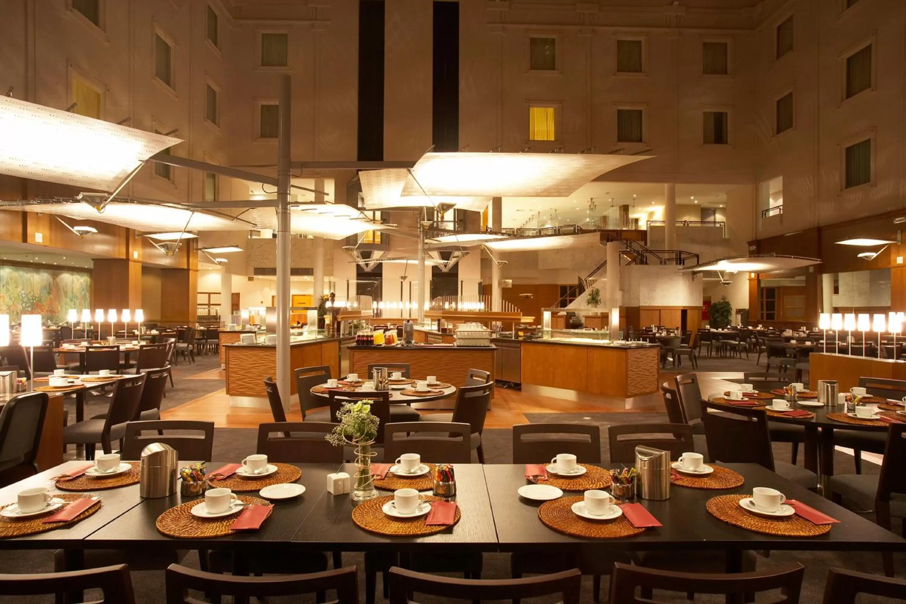 Restaurant/places to eat in Holiday Inn Gent Expo by IHG