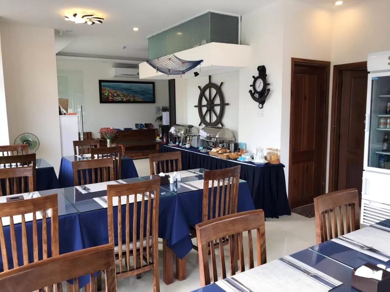 Restaurant/places to eat in Santa Sea Villa