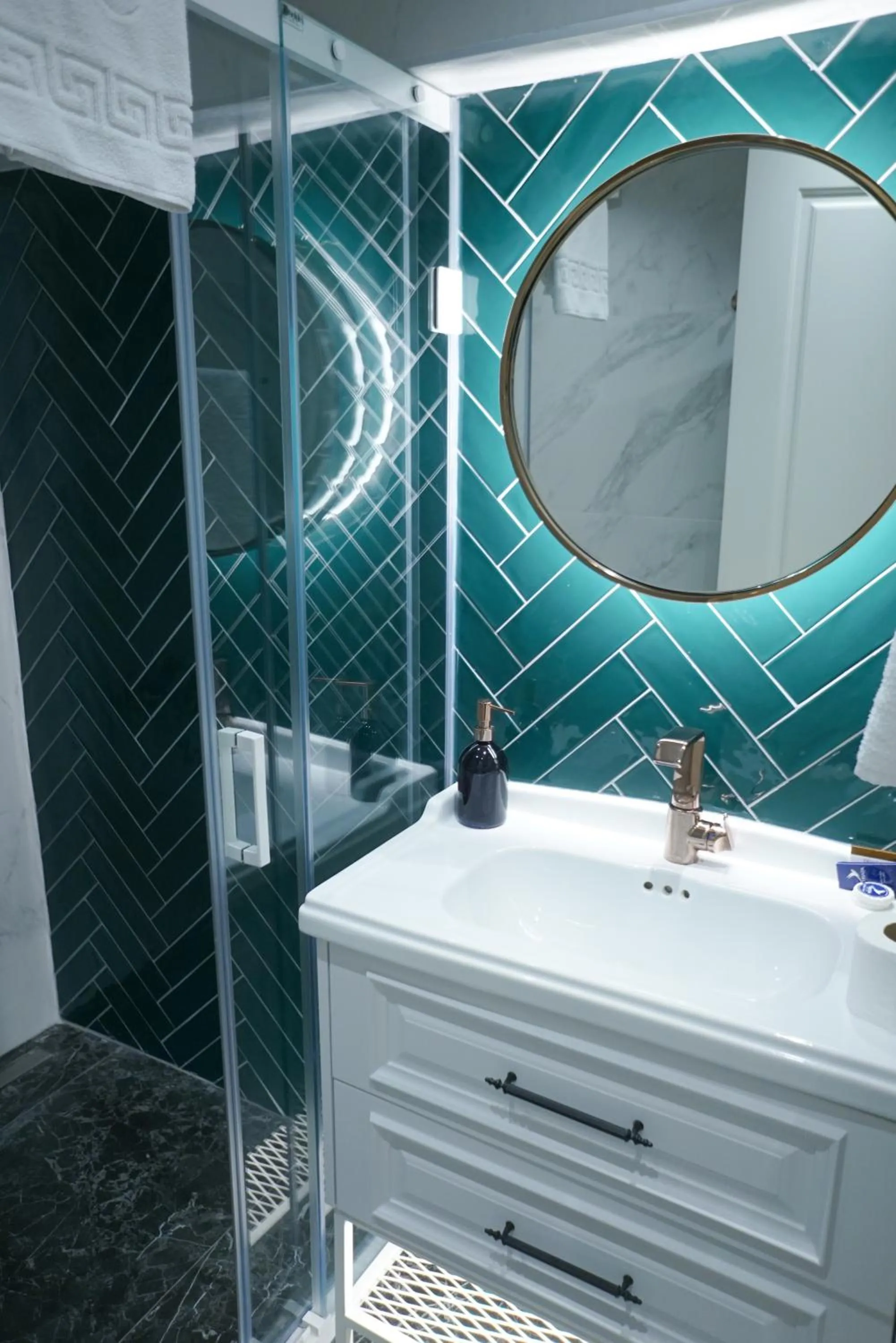 Shower in Triada Hotel Taksim - Special Category