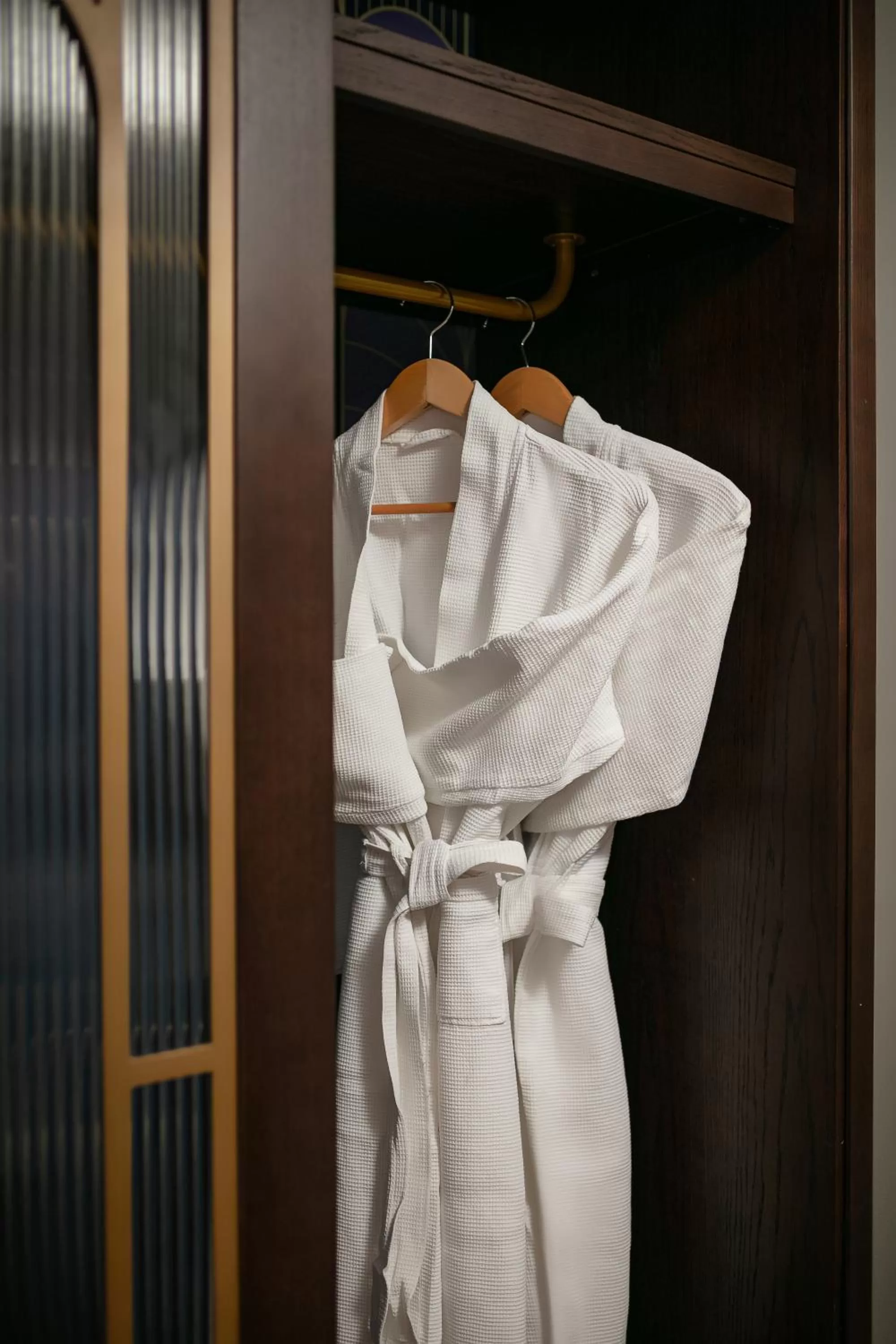 wardrobe in MAY DE VILLE Lakeside Hotel