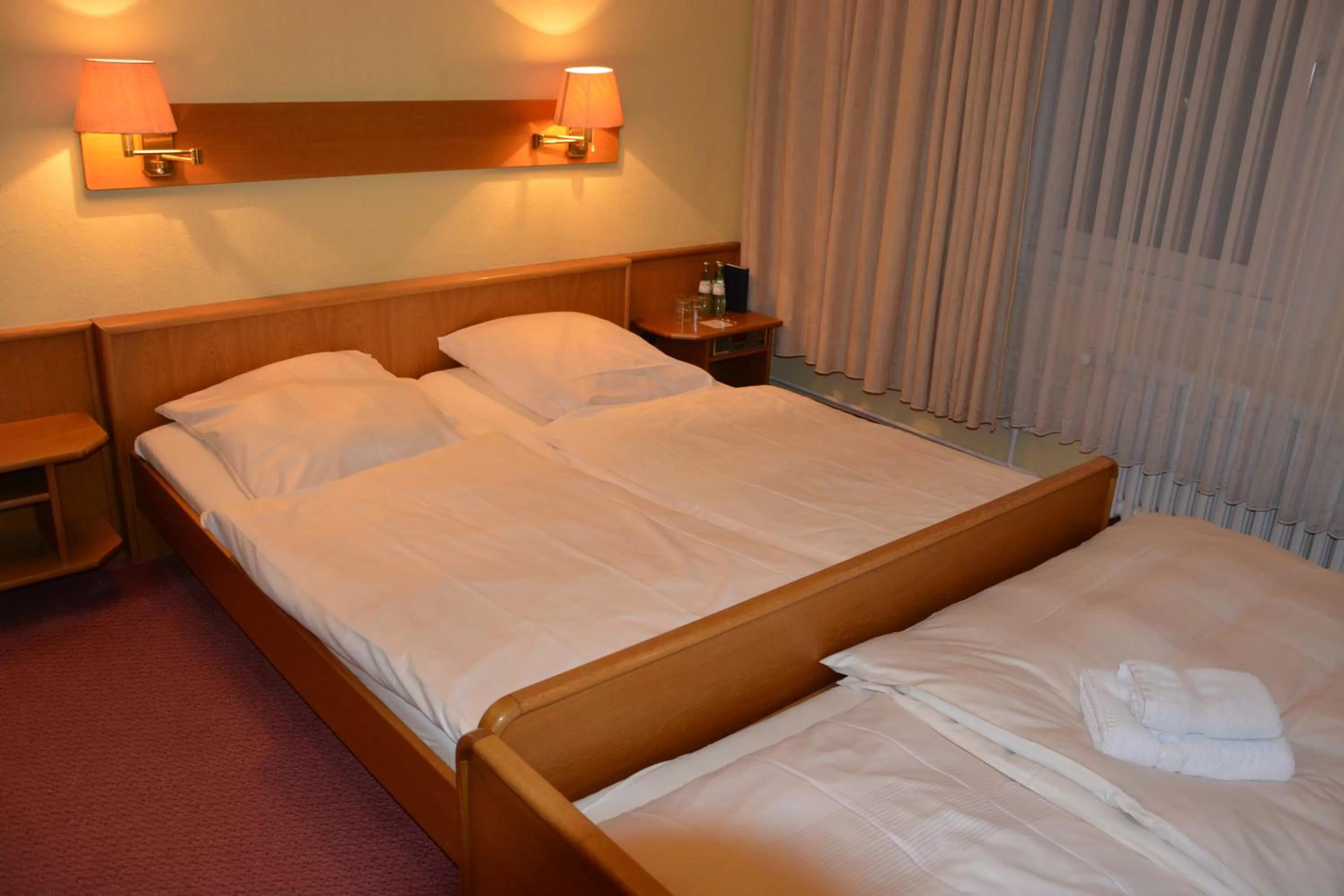 Photo of the whole room, Bed in Hotel Meyn