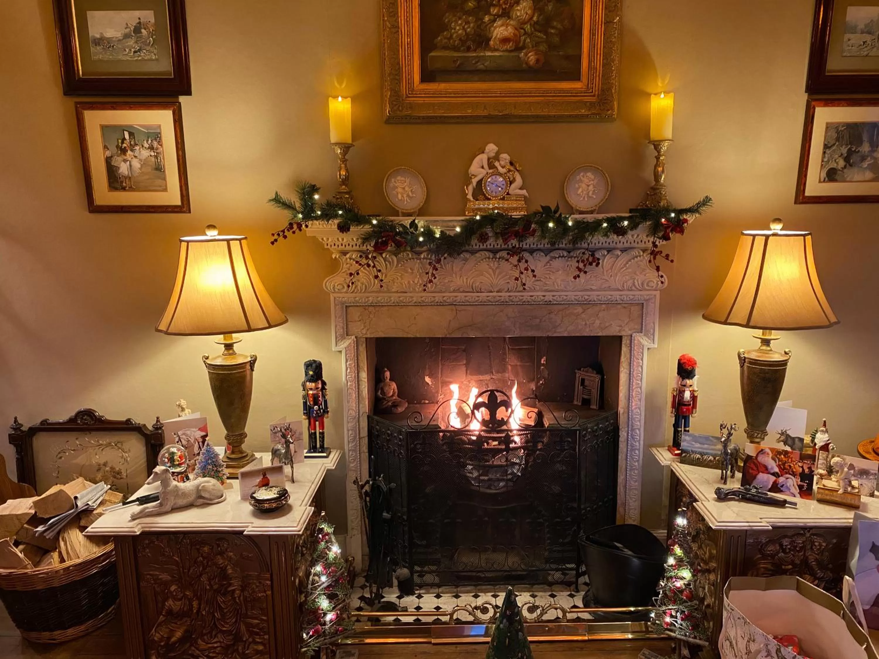 Communal lounge/ TV room in Plas Tan-Yr-Allt Historic Country House B&B