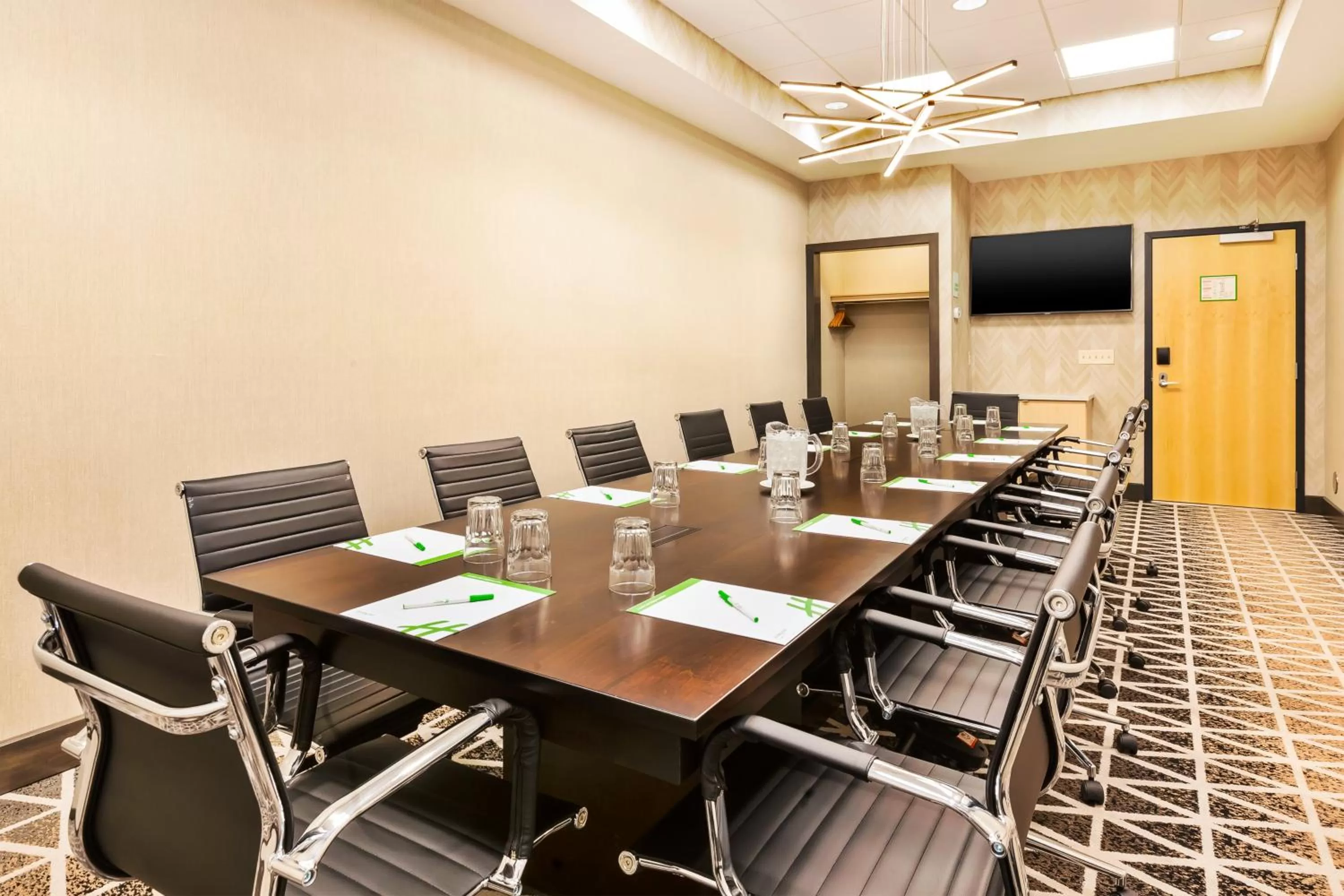 Meeting/conference room in Holiday Inn & Suites - Toledo Southwest - Perrysburg by IHG