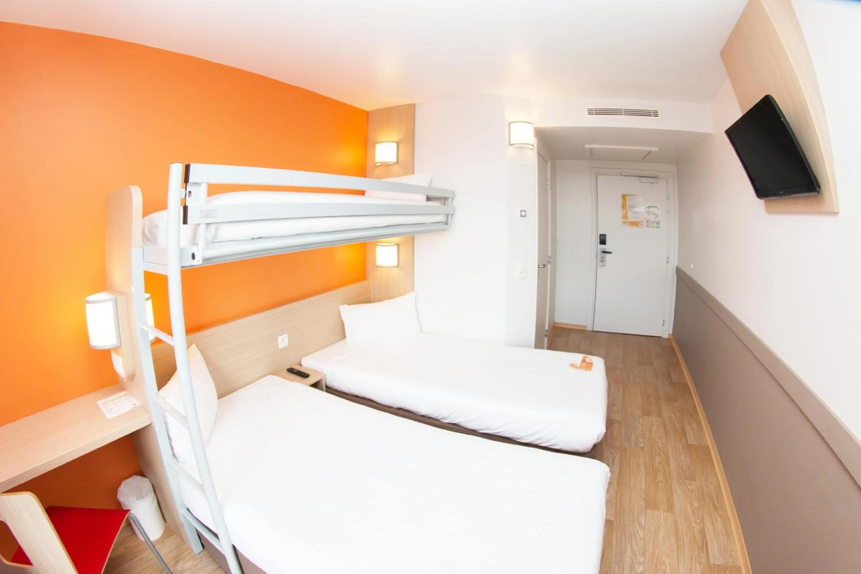 Photo of the whole room, Bed in Première Classe Thionville