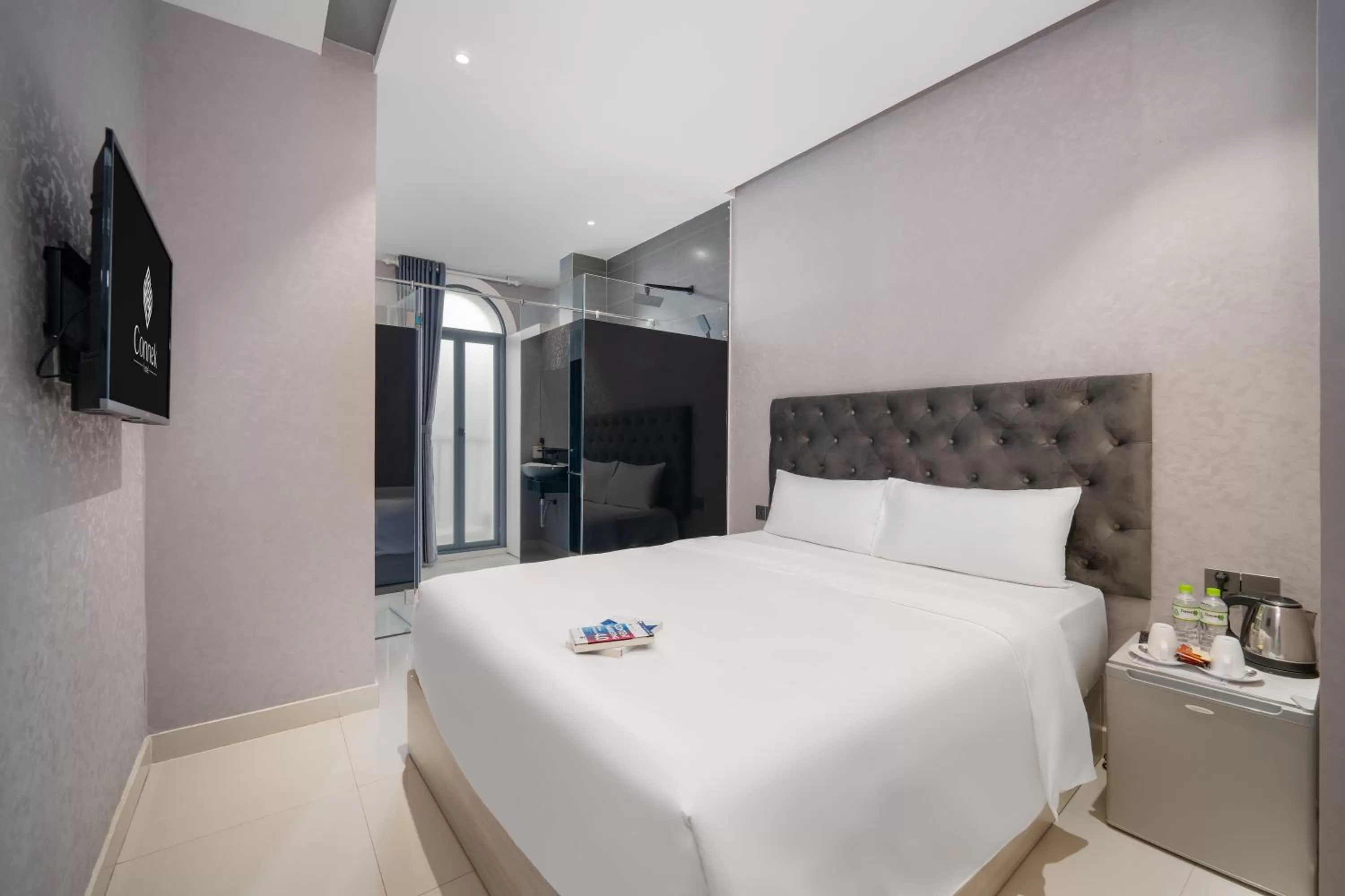 Photo of the whole room, Bed in Mari Queen Hotel - Bui Thi Xuan