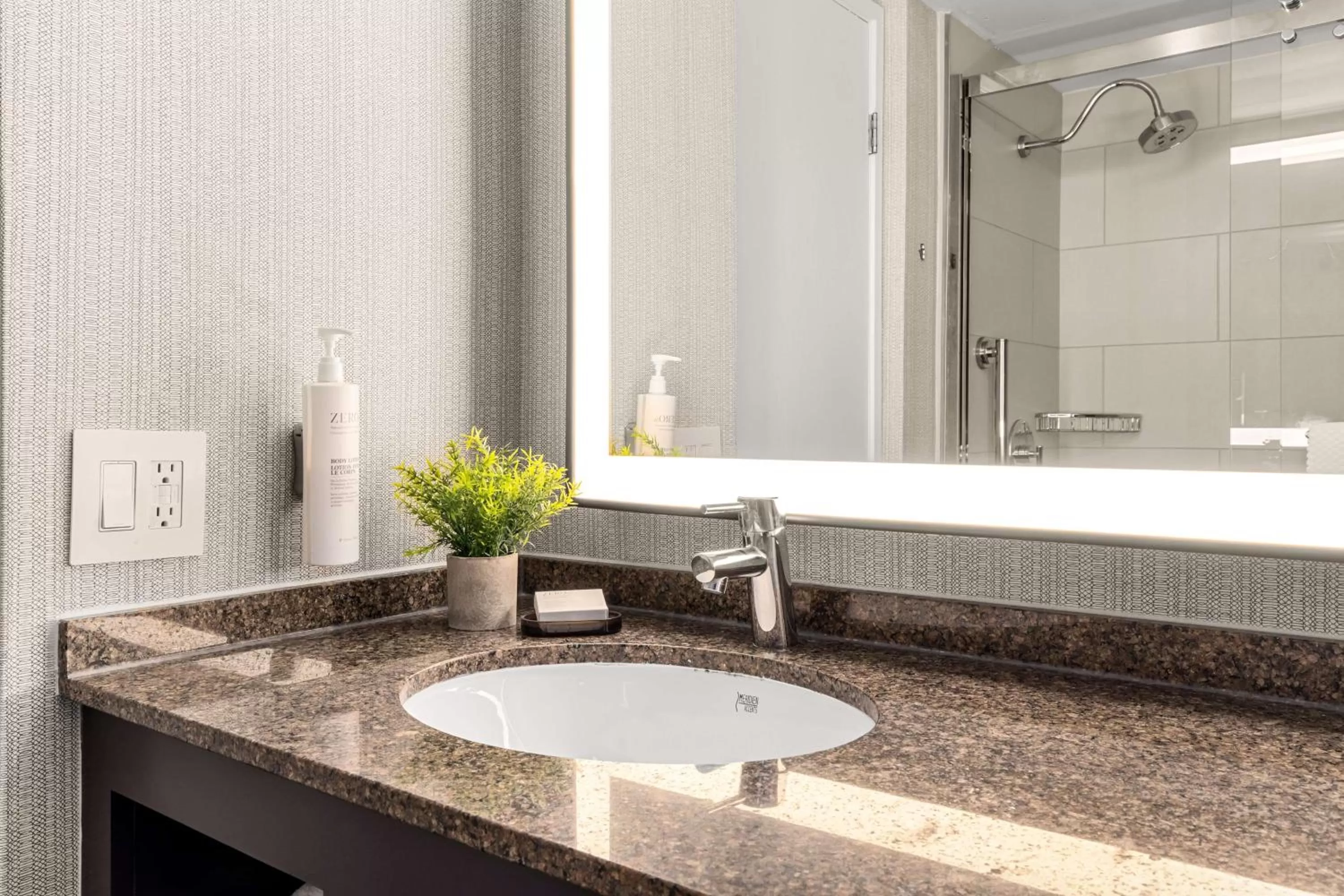 Bathroom in Embassy Suites by Hilton Los Angeles International Airport South