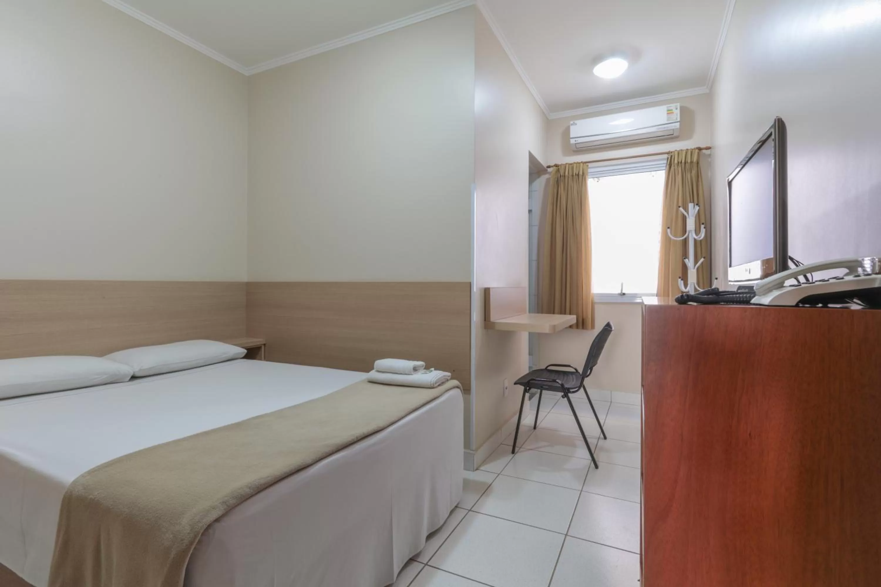 Bedroom, Bed in Hotel Copacabana Piracicaba