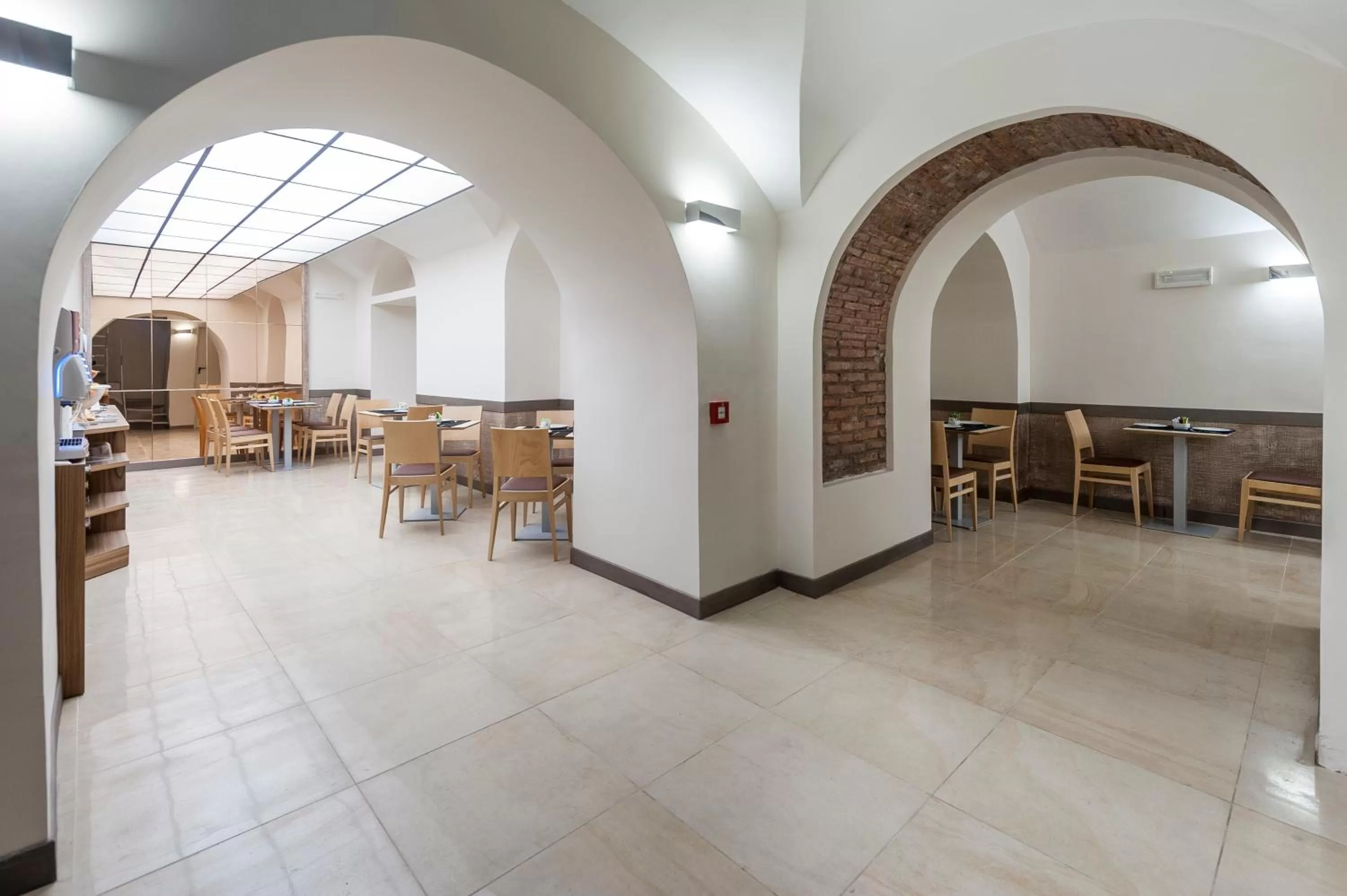 Continental breakfast in Hotel California