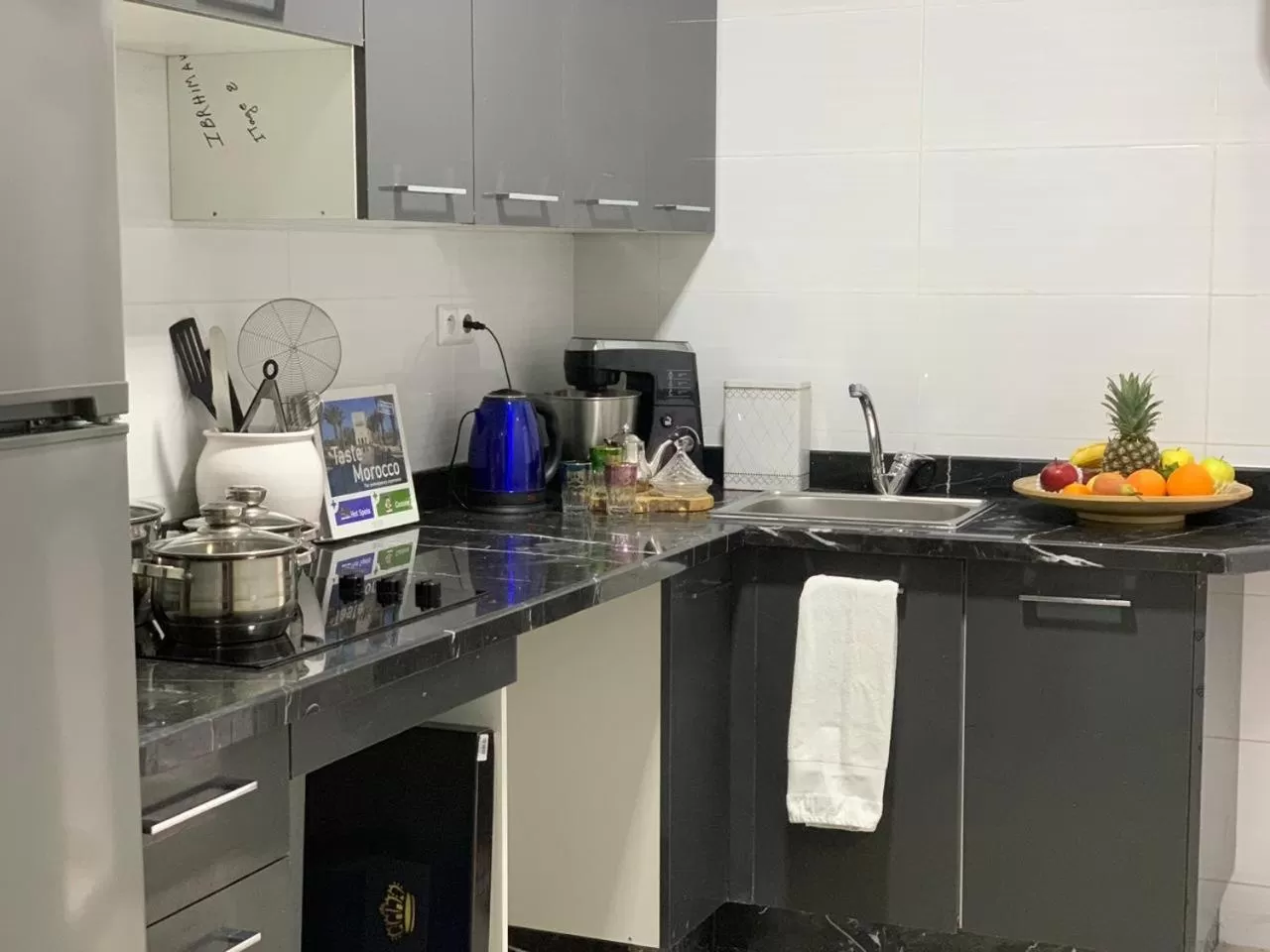 Kitchen/Kitchenette in Appart Hotel Monaco