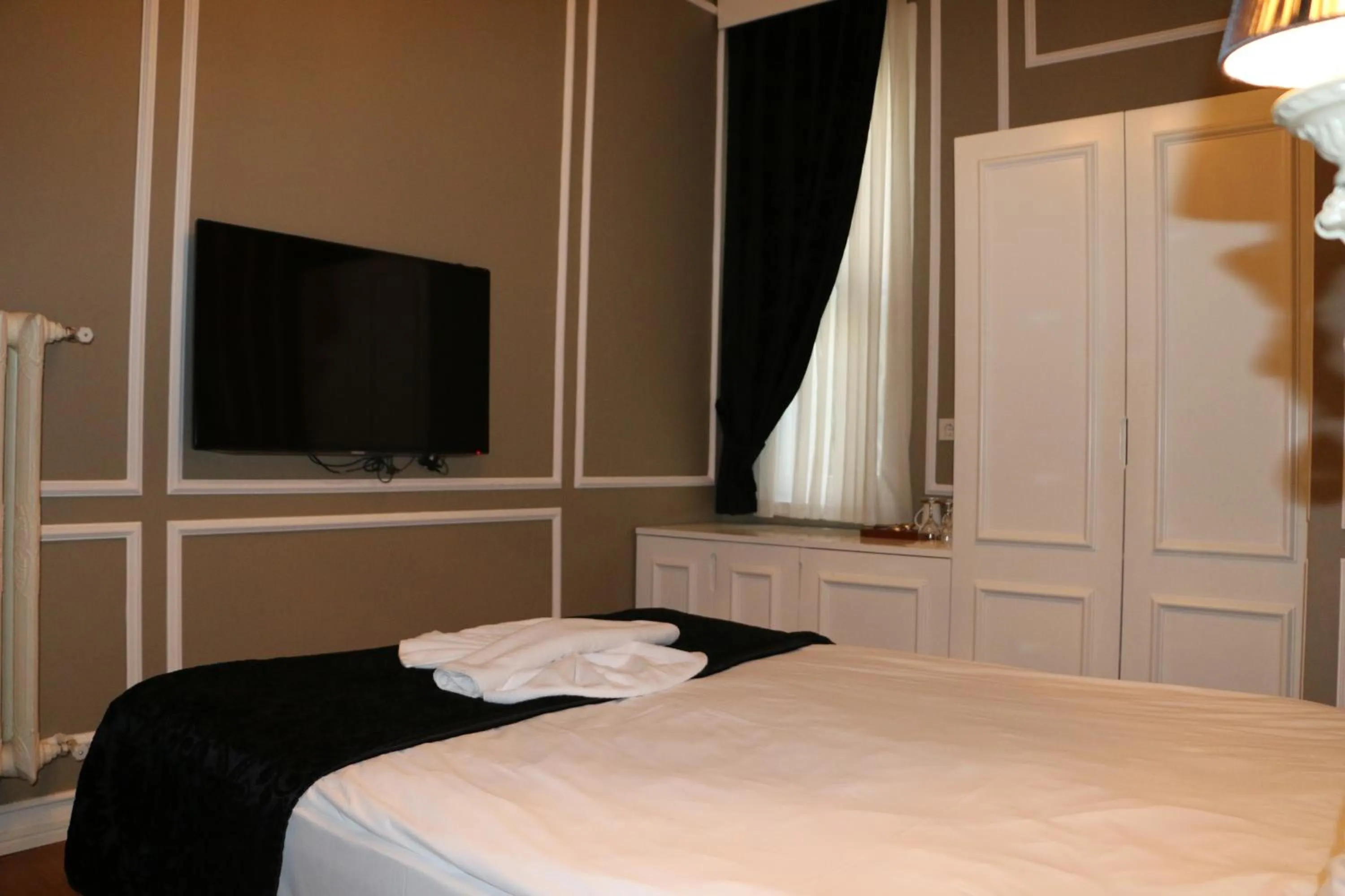 Photo of the whole room, Bed in Triada Hotel Taksim - Special Category