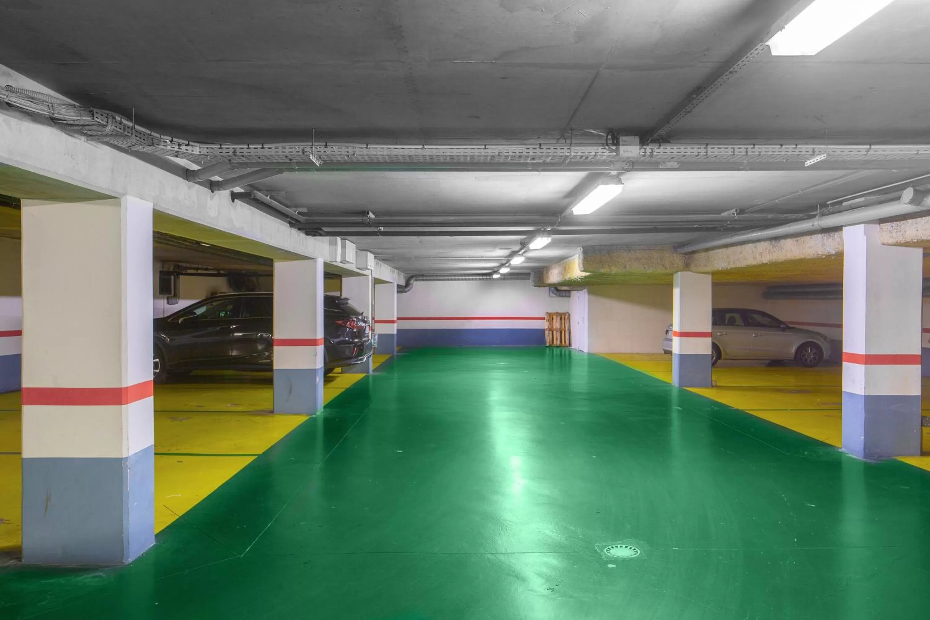 Parking in Hotel des Grandes Ecoles