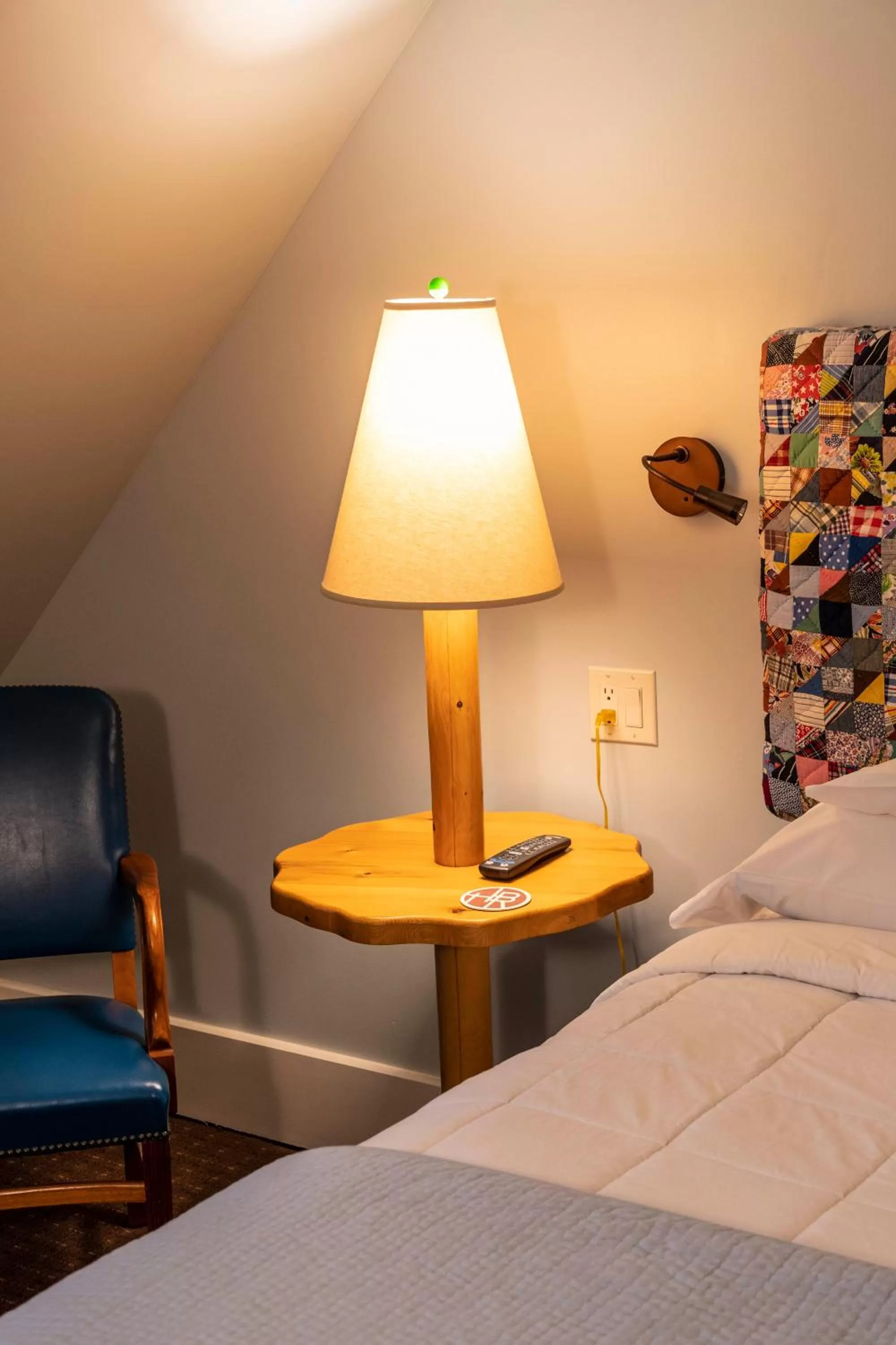 Bed in Hotel Broad Ripple