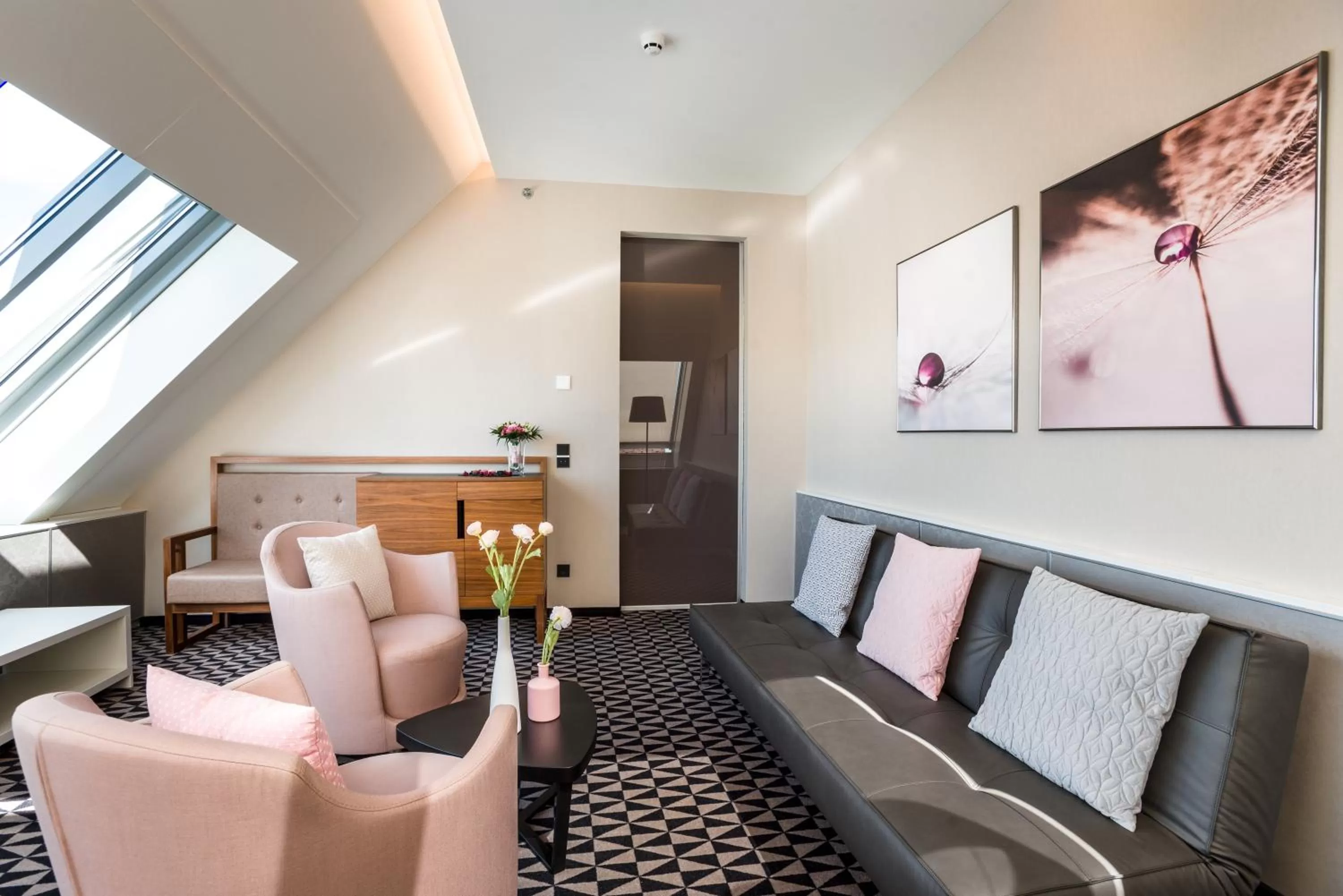 Living room in Hotel Moments Budapest by Continental Group