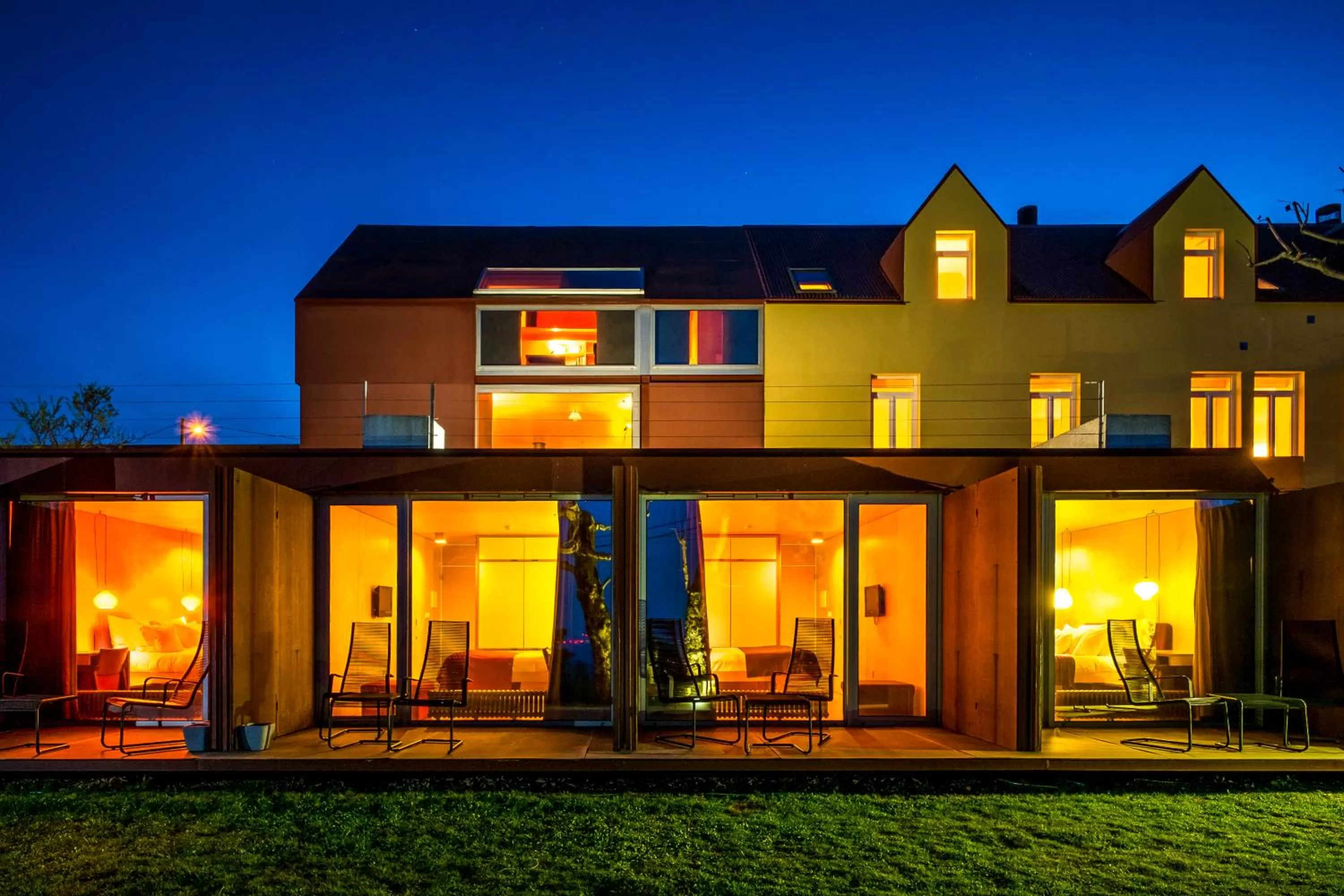 Property building in Casa das Penhas Douradas - Burel Expedition Hotel