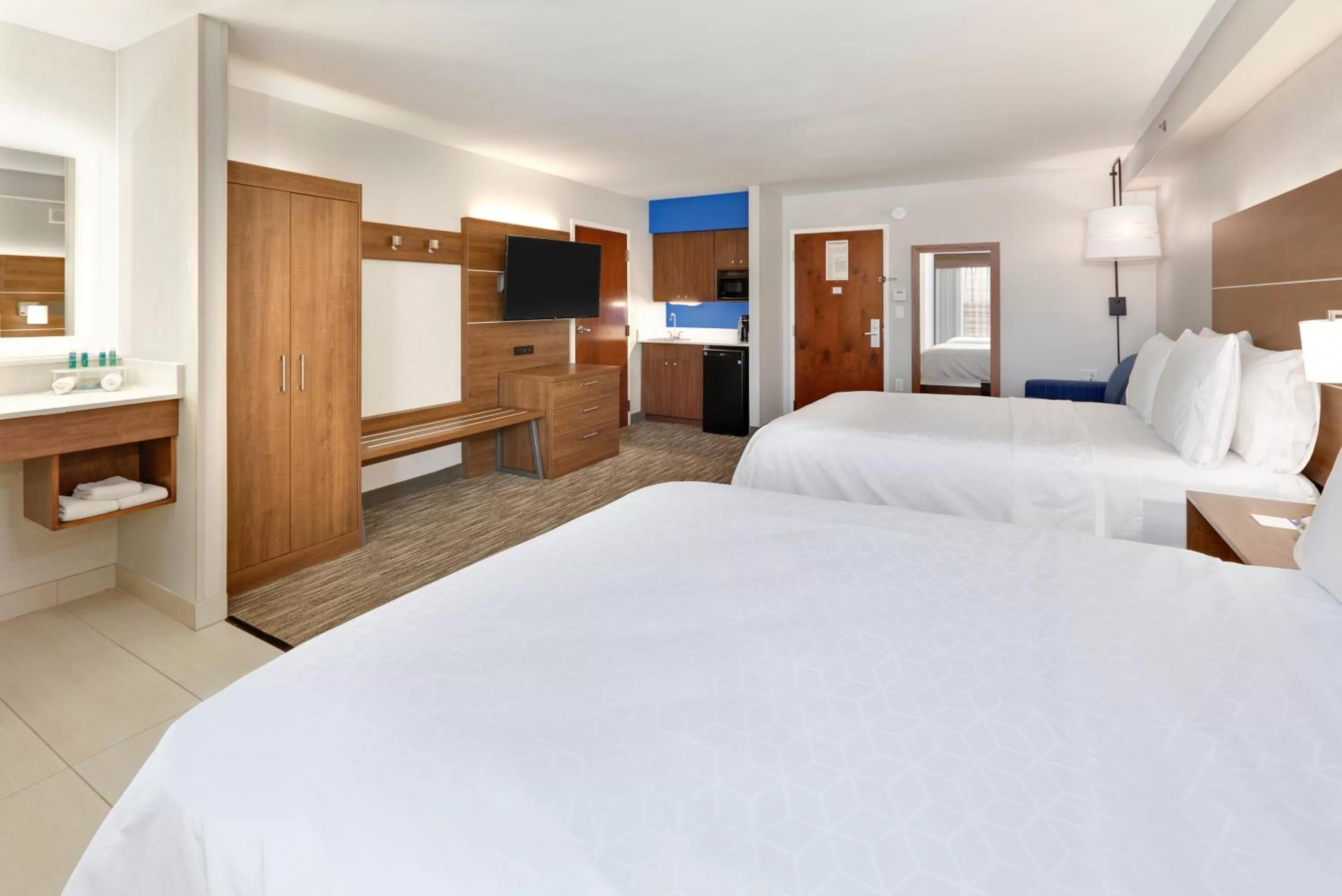 Photo of the whole room, Bed in Holiday Inn Express & Suites Irving Conv Ctr - Las Colinas by IHG