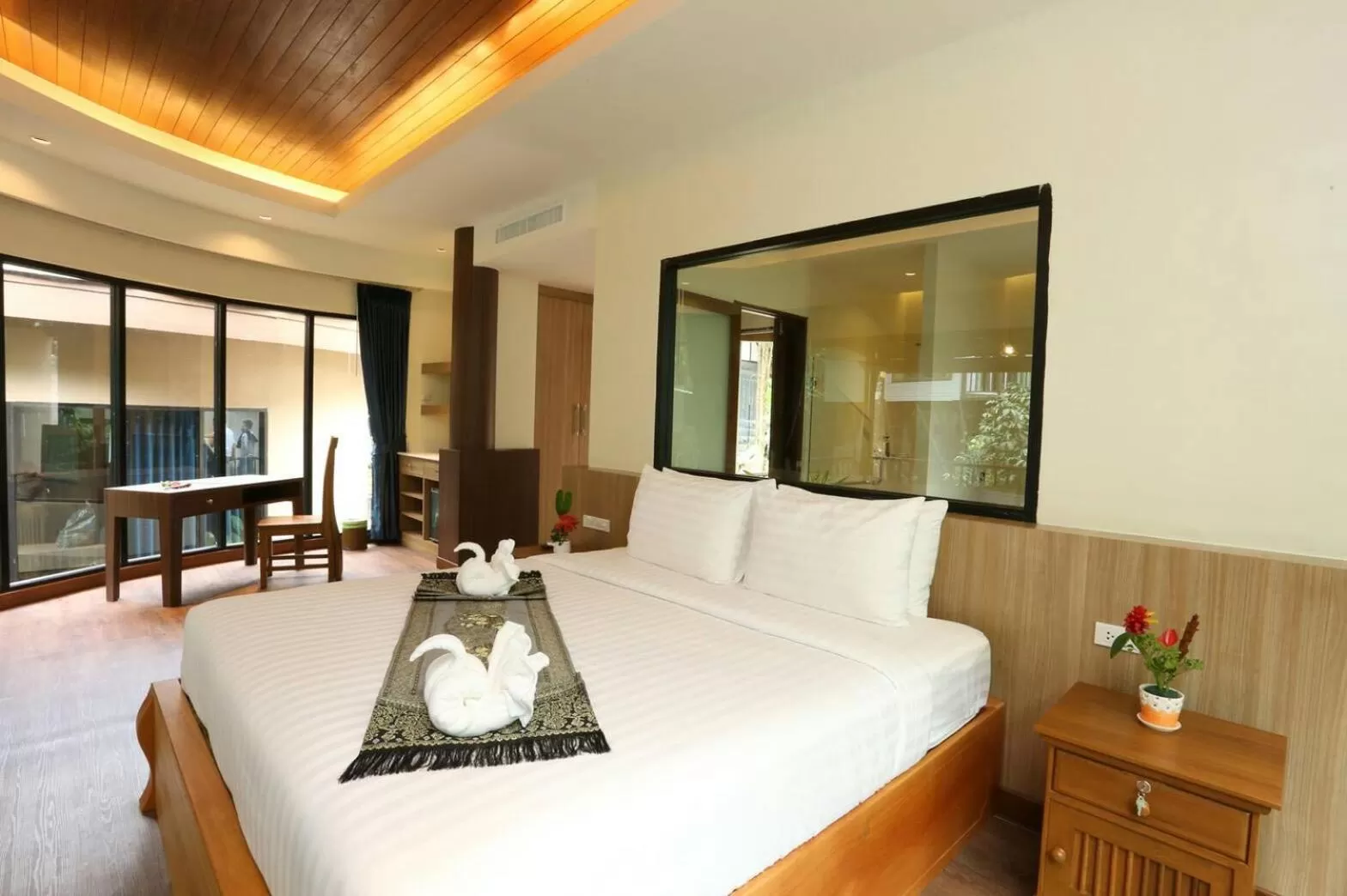 Photo of the whole room in Rock and Tree House Resort