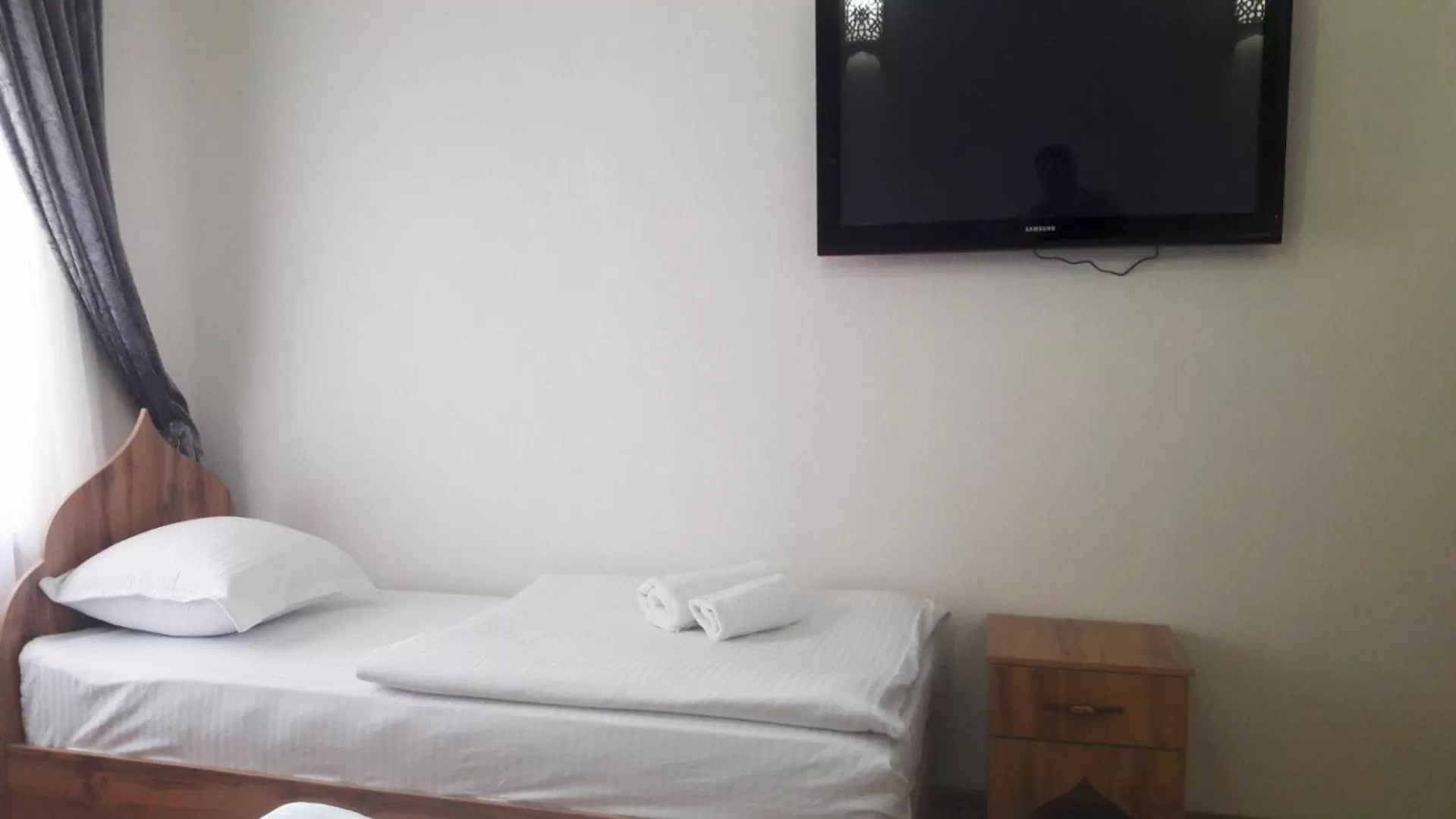 TV/Entertainment Center in Naqshband