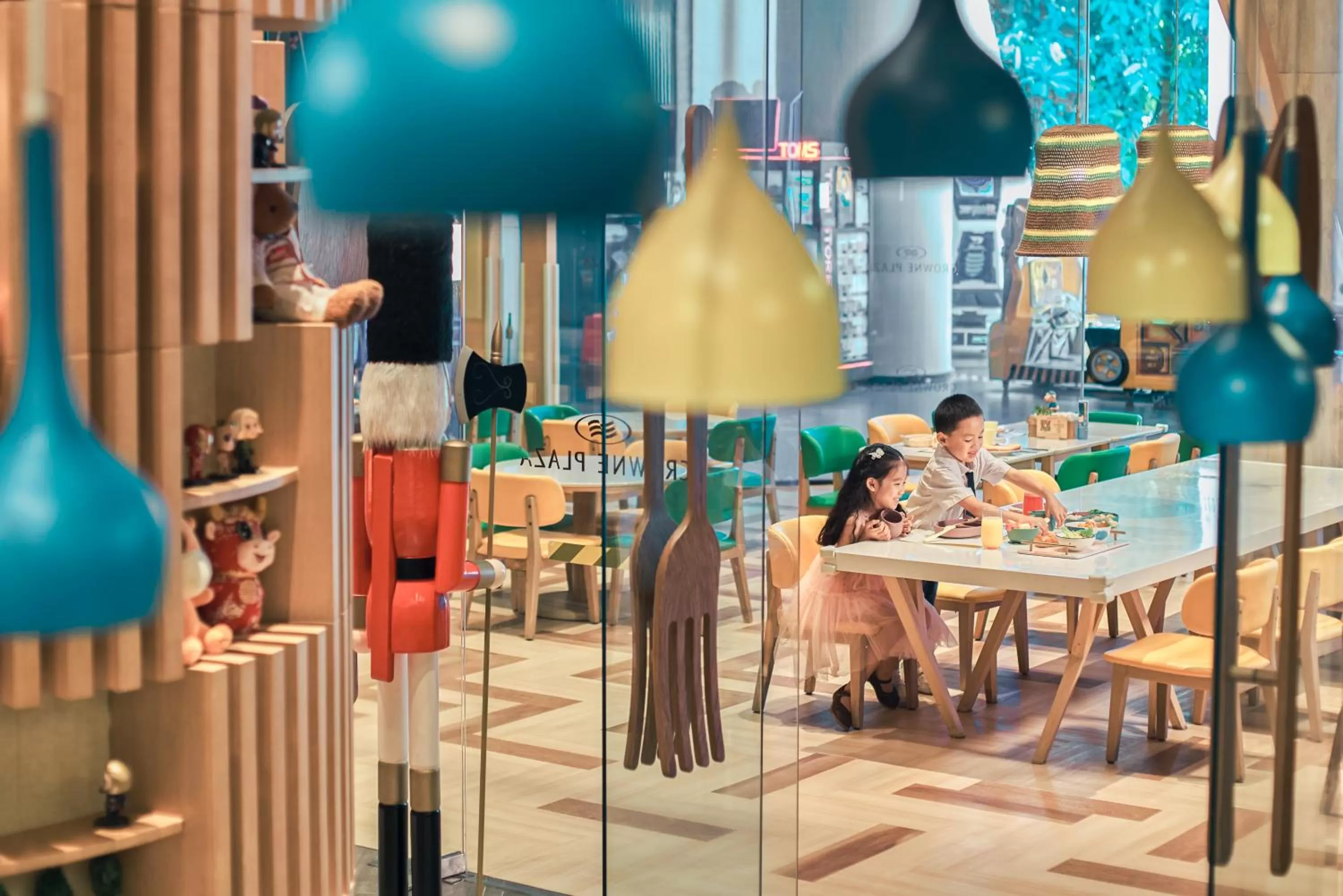 Restaurant/places to eat in Crowne Plaza Sanya Haitang Bay Resort by IHG