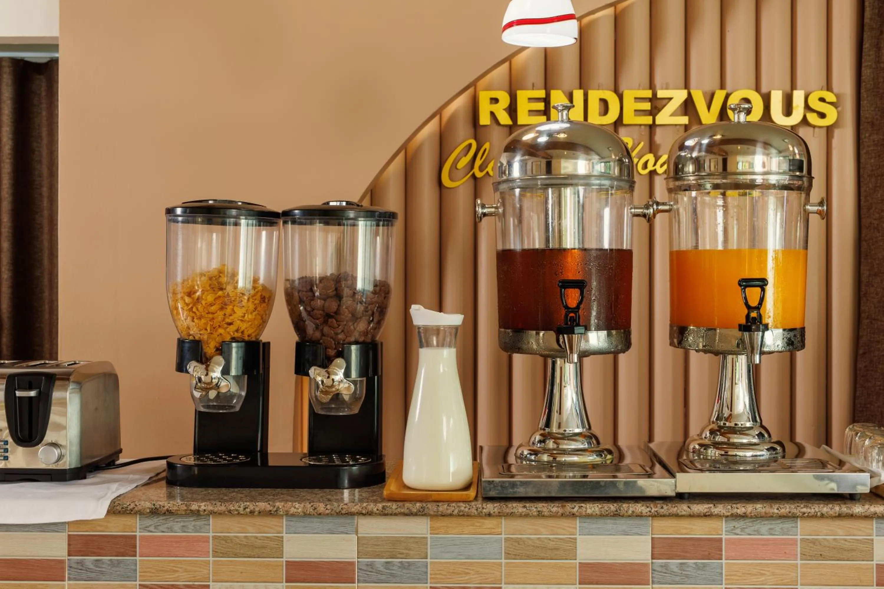 Food and drinks in Rendezvous Classic House