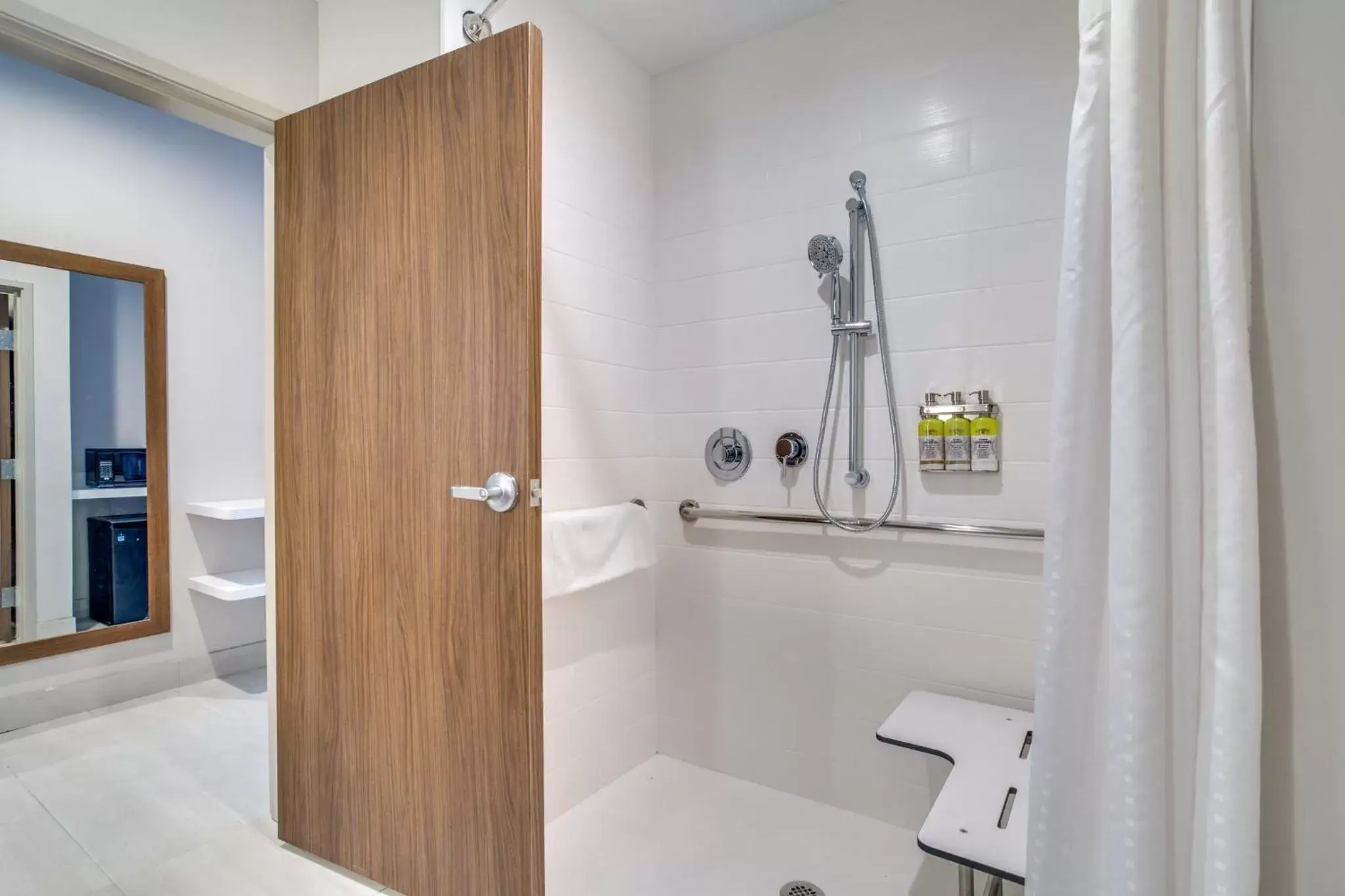 King Room - Hearing Accessible - Roll-in Shower in Holiday Inn Express & Suites - Denton South, an IHG Hotel King Room - Hearing Accessible - Roll-in Shower in Holiday Inn Express & Suites - Denton South, an IHG Hotel